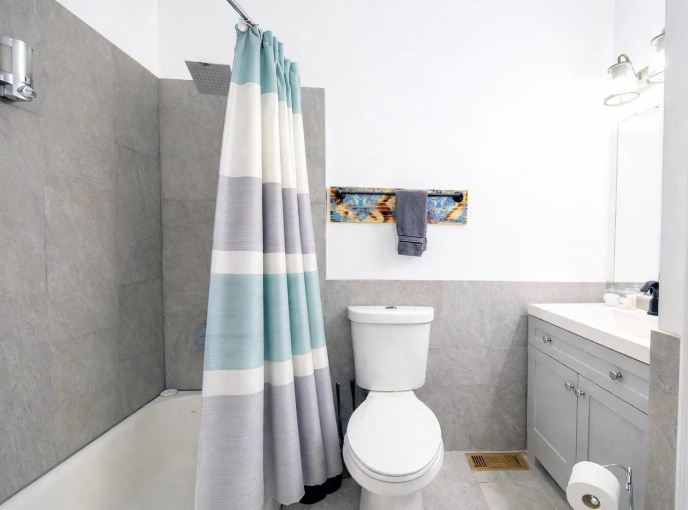 Luxury Villa with Hot Tub, Two Fire Pits, King Bed Suite, Game Room & Fenced Yard