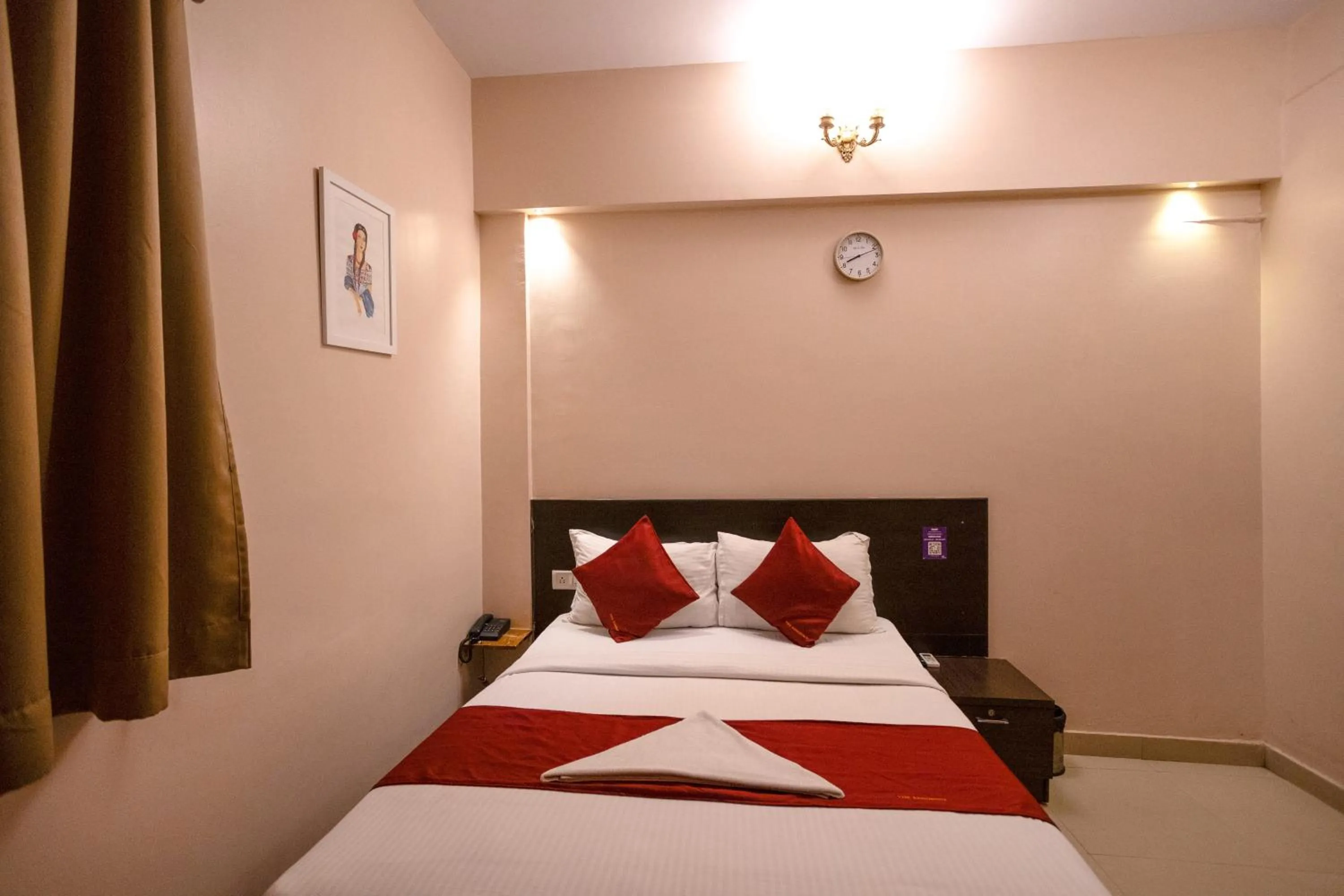Photo of the whole room, Bed in The Residency Marathahalli