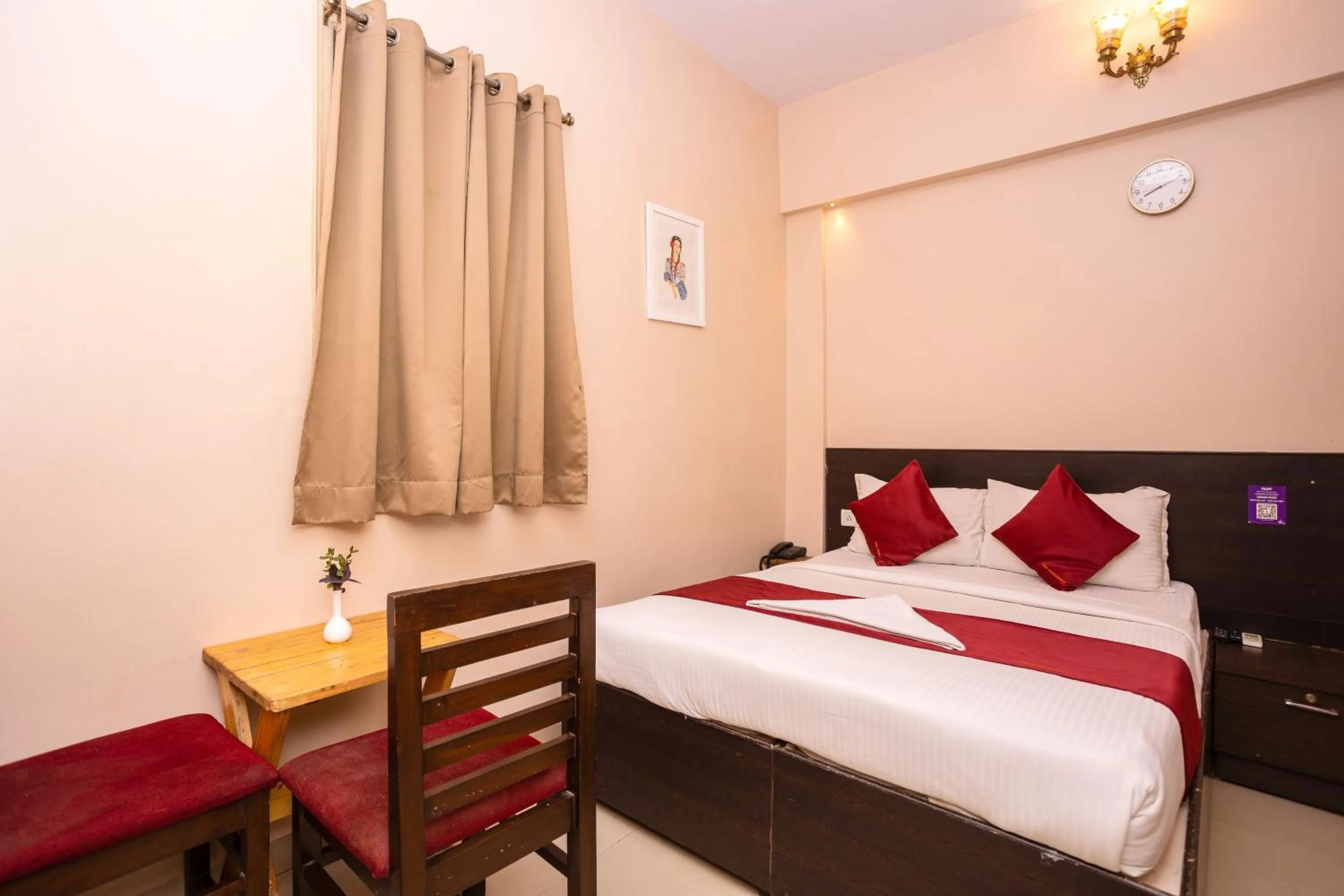 Photo of the whole room, Bed in The Residency Marathahalli