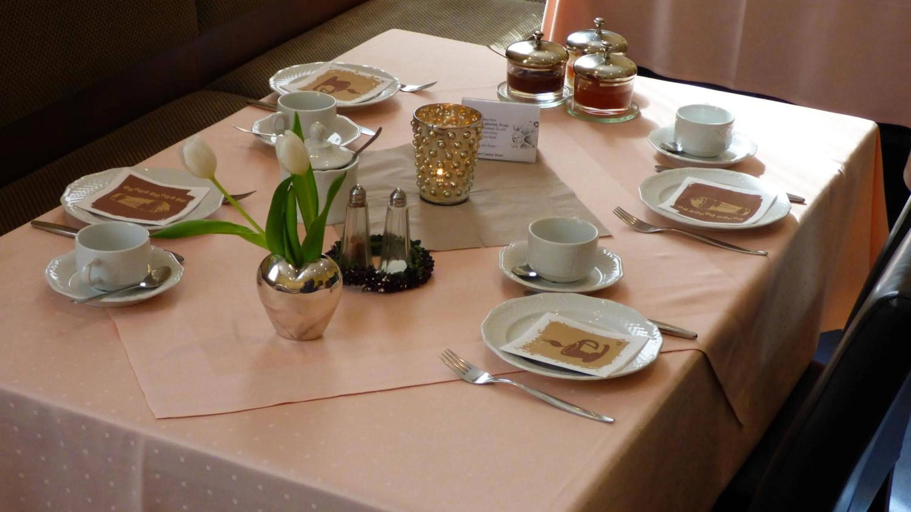 Restaurant/places to eat in Central Hotel