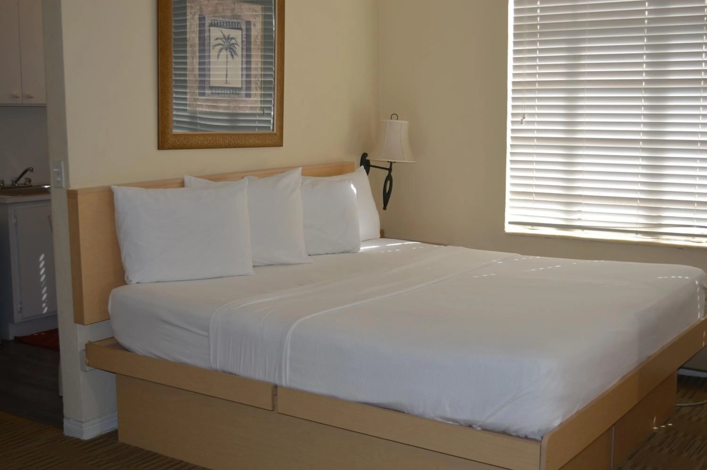 Bed in Island House South Beach