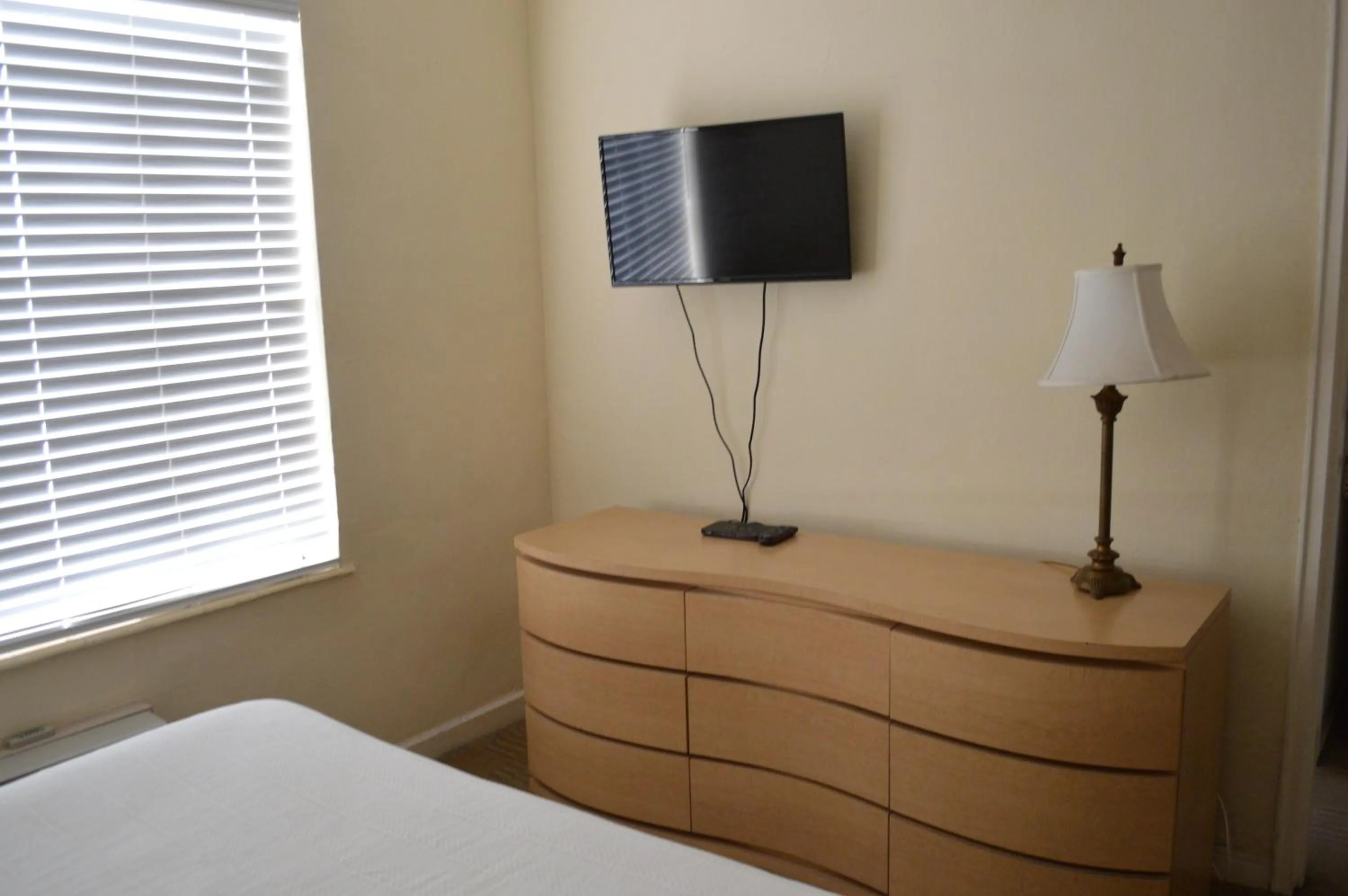 Bed in Island House South Beach