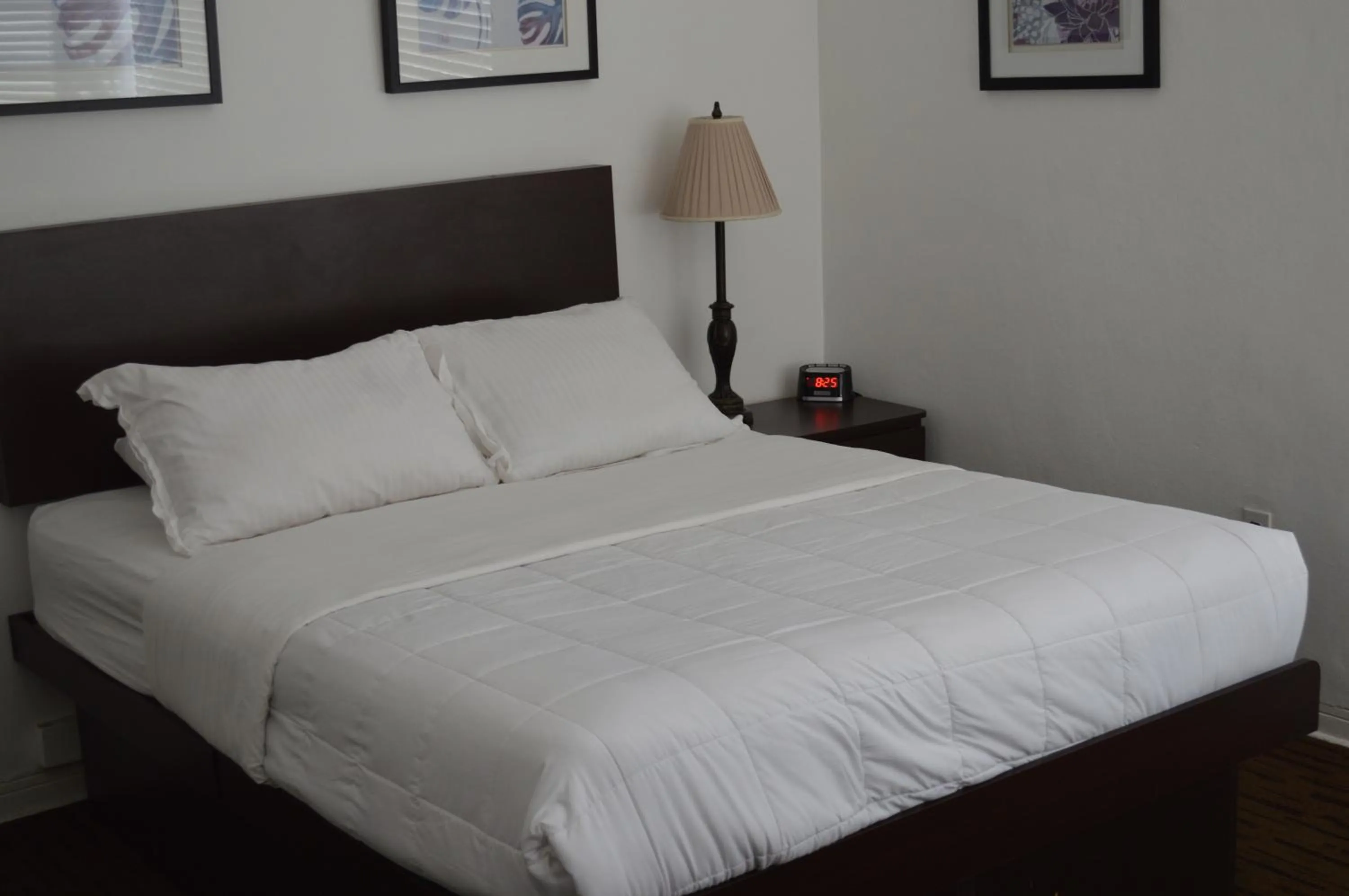 Bed in Island House South Beach