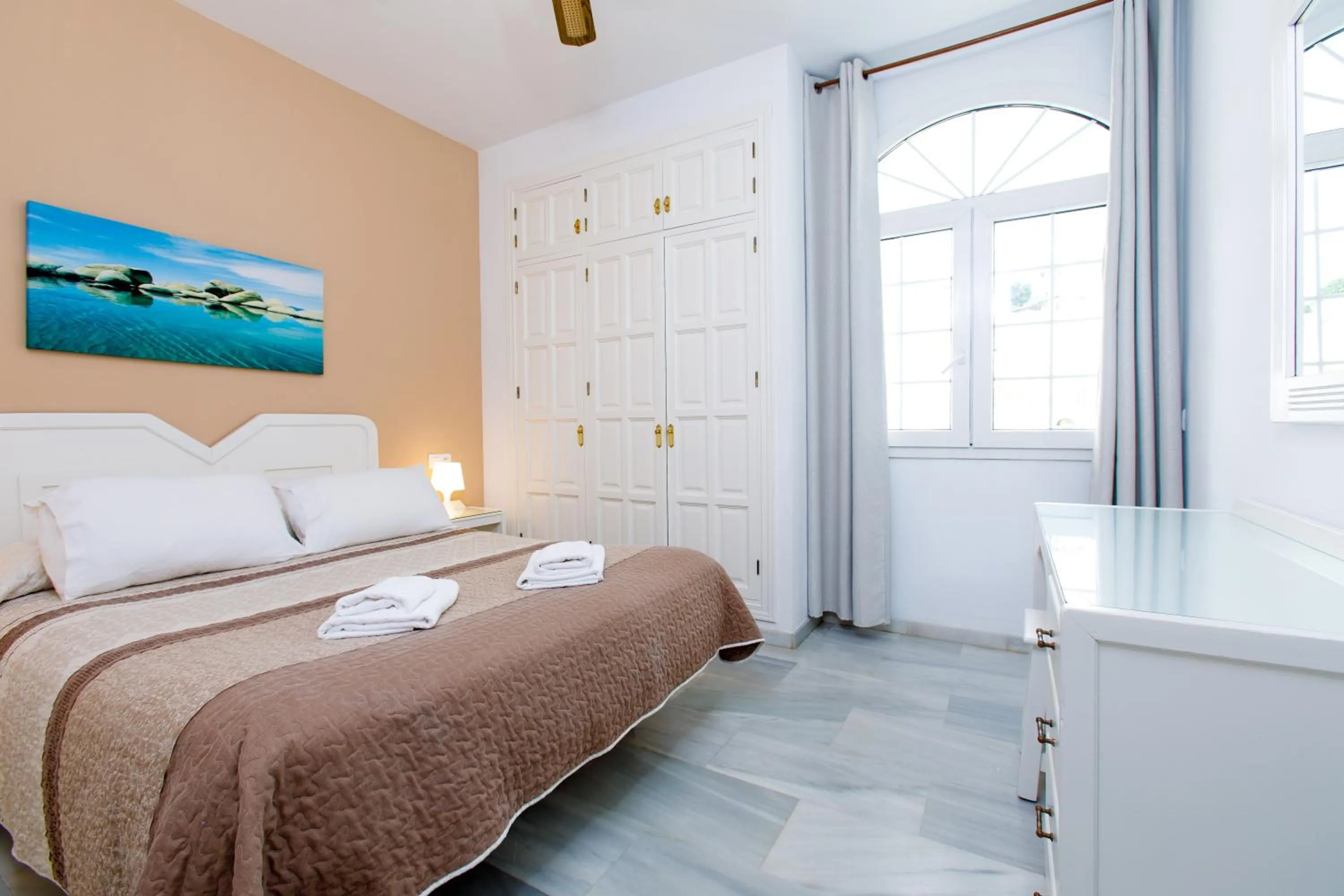 Bedroom in AT Almoraide Rooms Suites