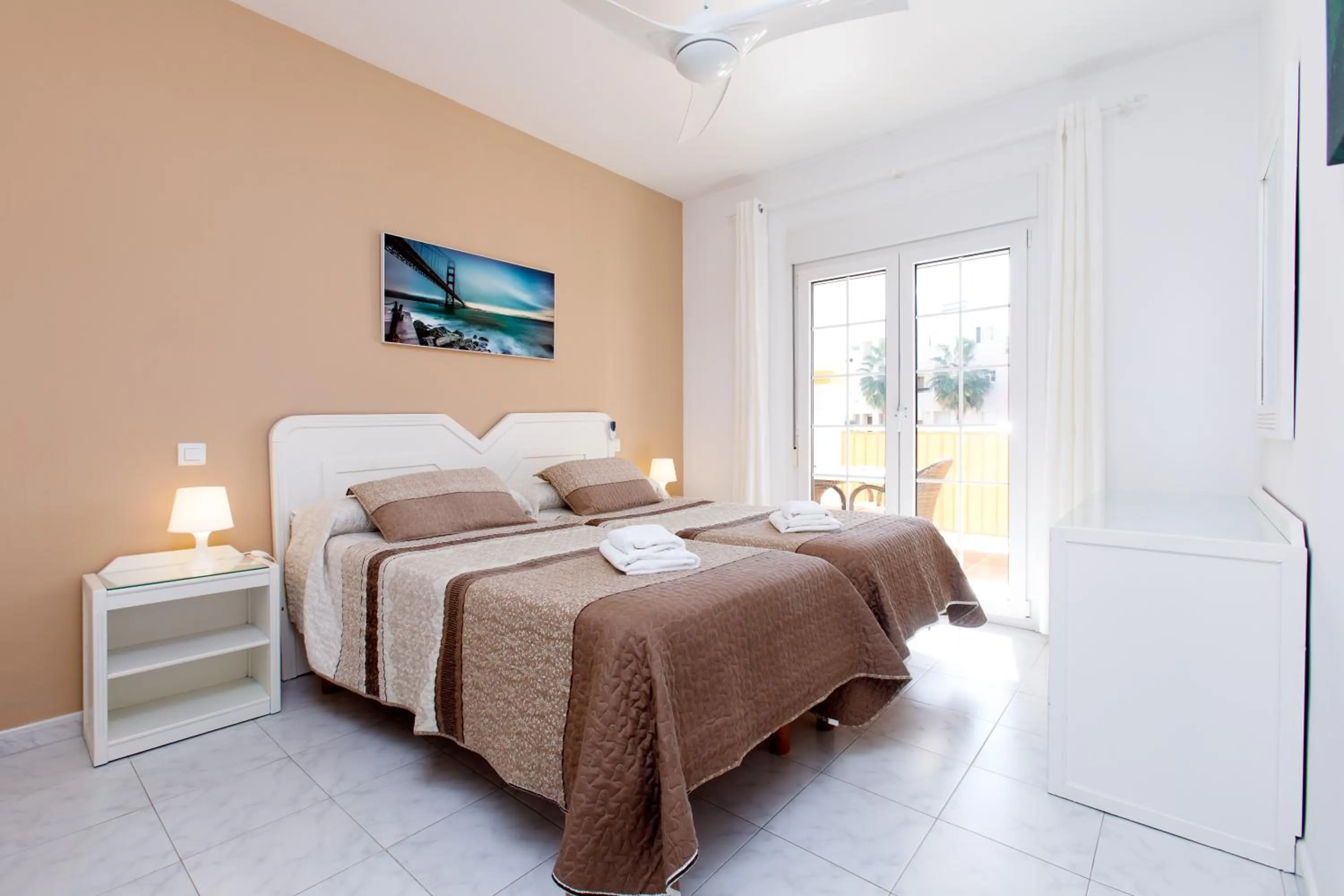 Photo of the whole room in AT Almoraide Rooms Suites