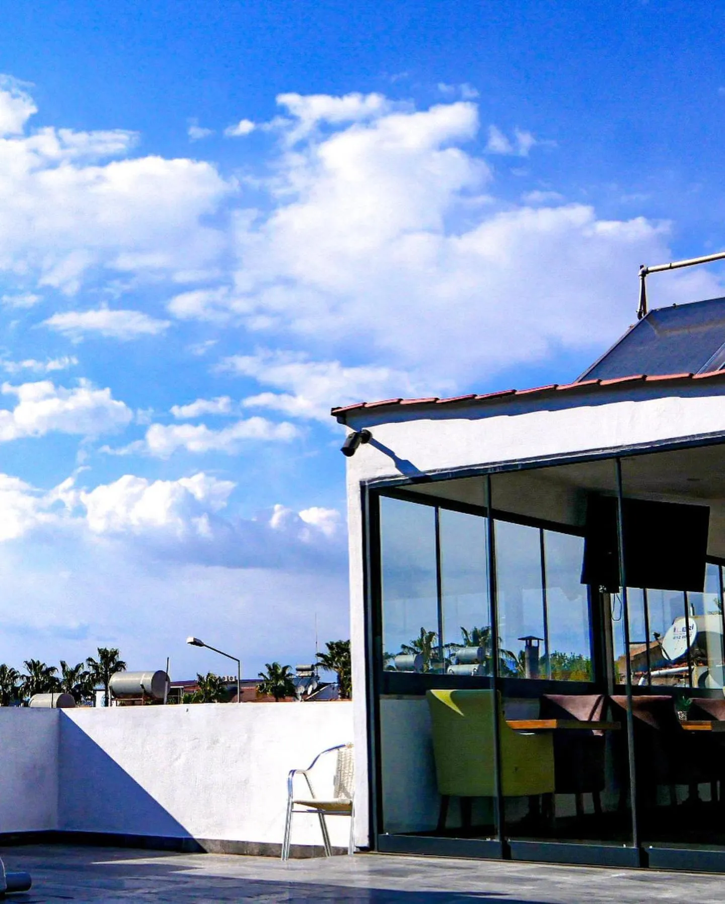 Restaurant/places to eat in Nefis Hotel City