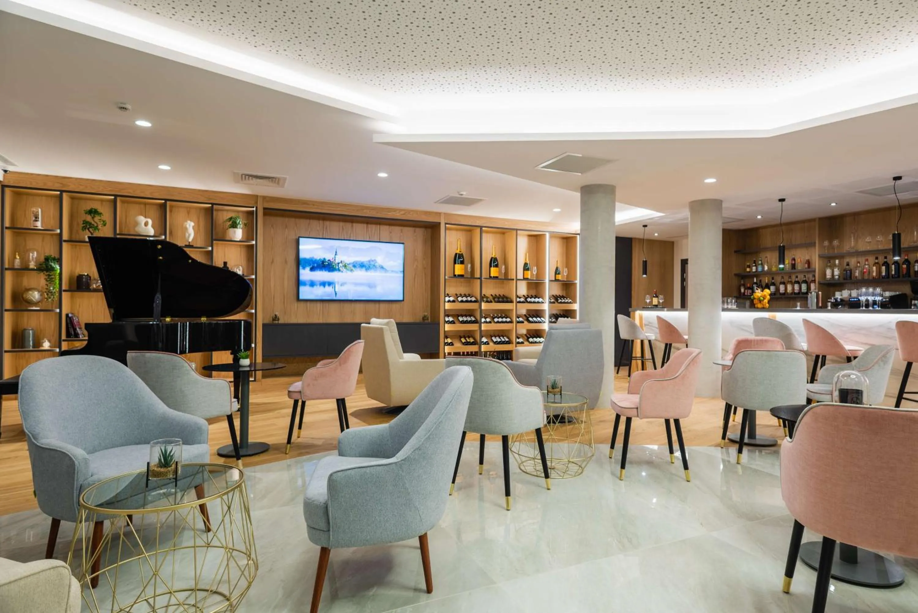 Lounge or bar in Brit Hotel Paris Orly Rungis