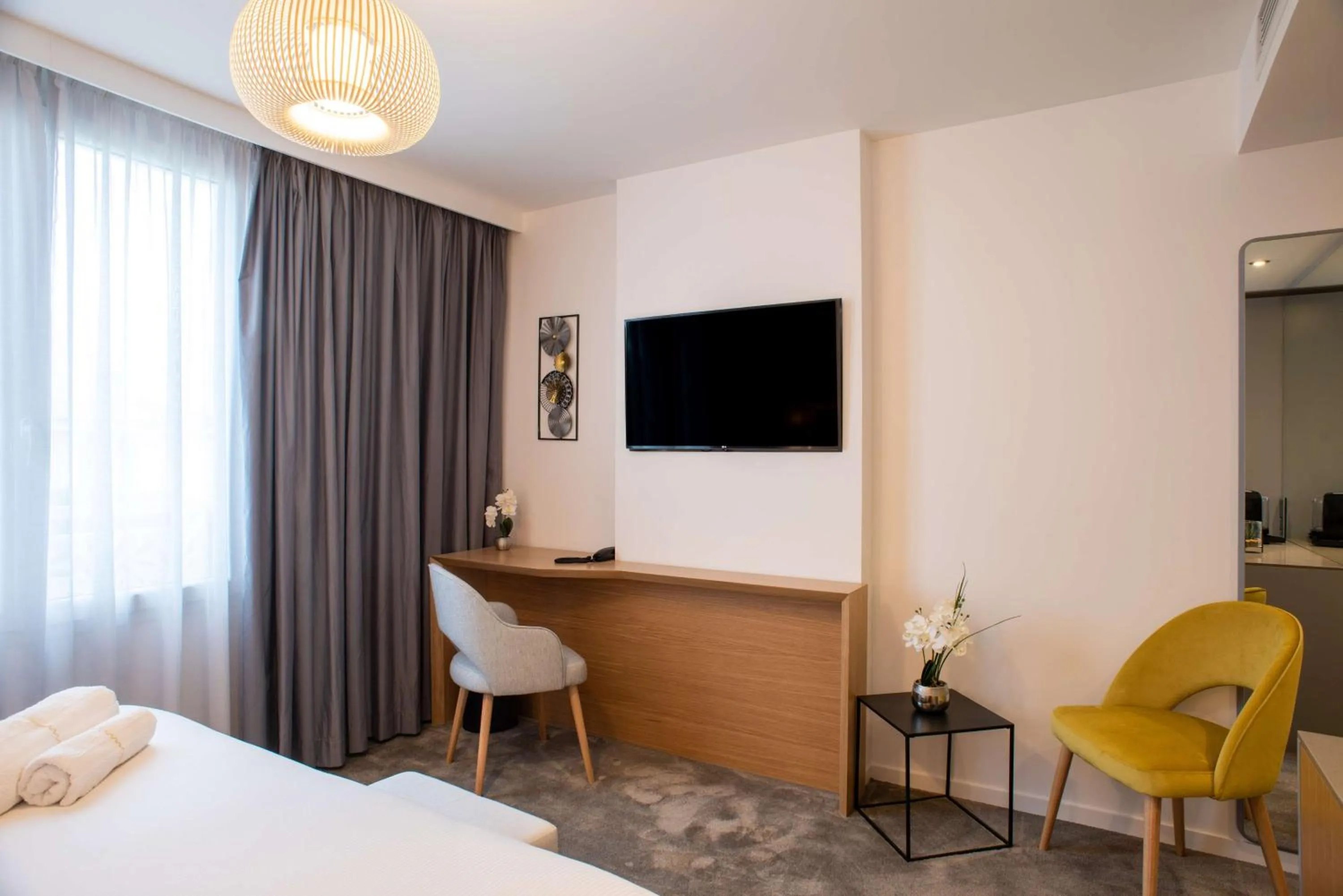 Bedroom, Bed in Brit Hotel Paris Orly Rungis