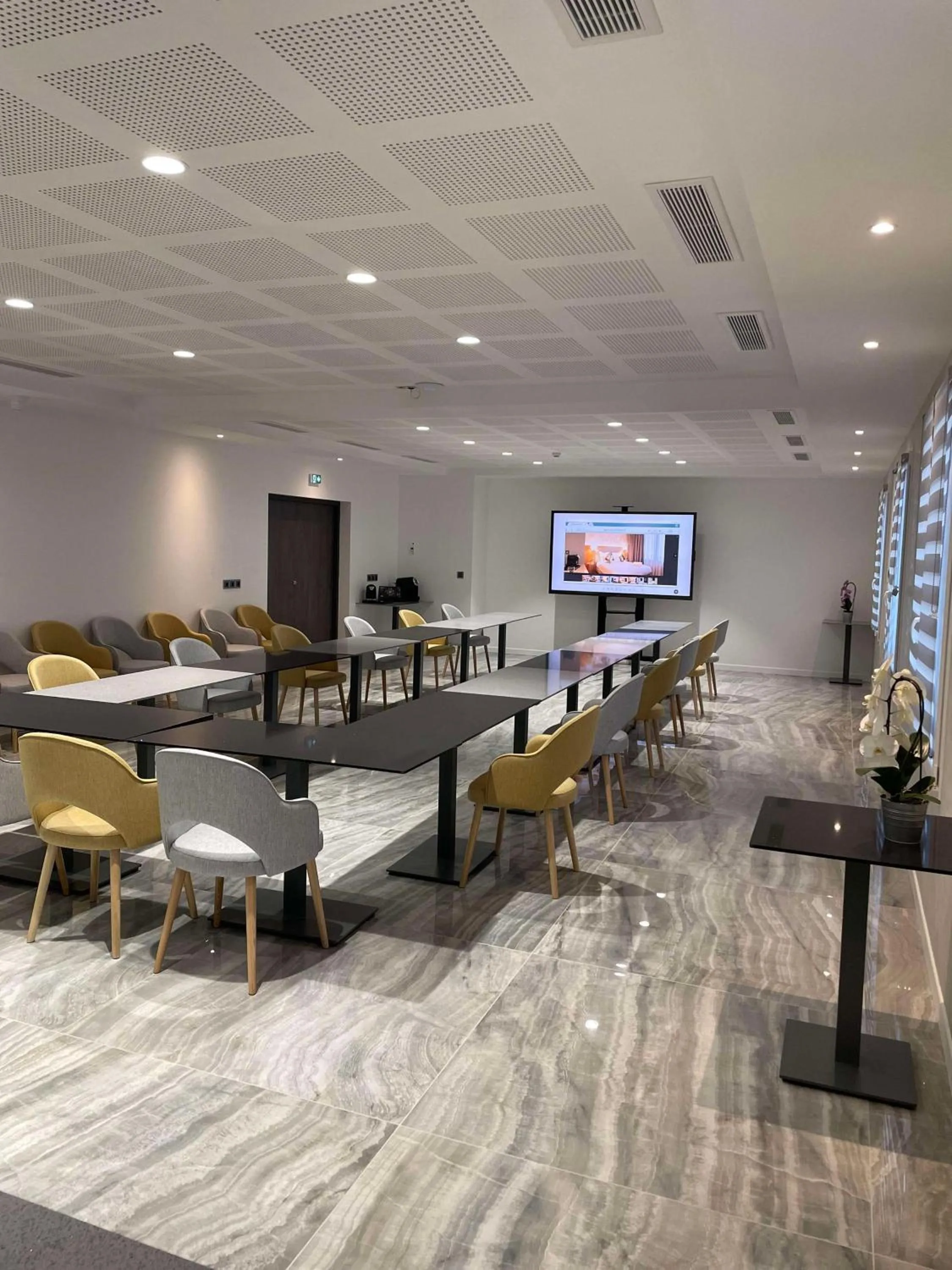Meeting/conference room in Brit Hotel Paris Orly Rungis