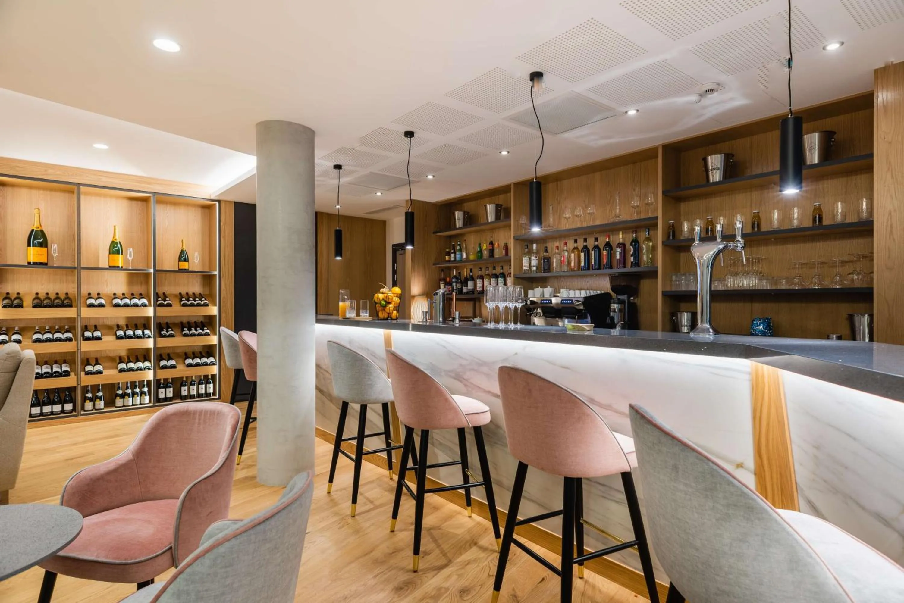 Lounge or bar in Brit Hotel Paris Orly Rungis