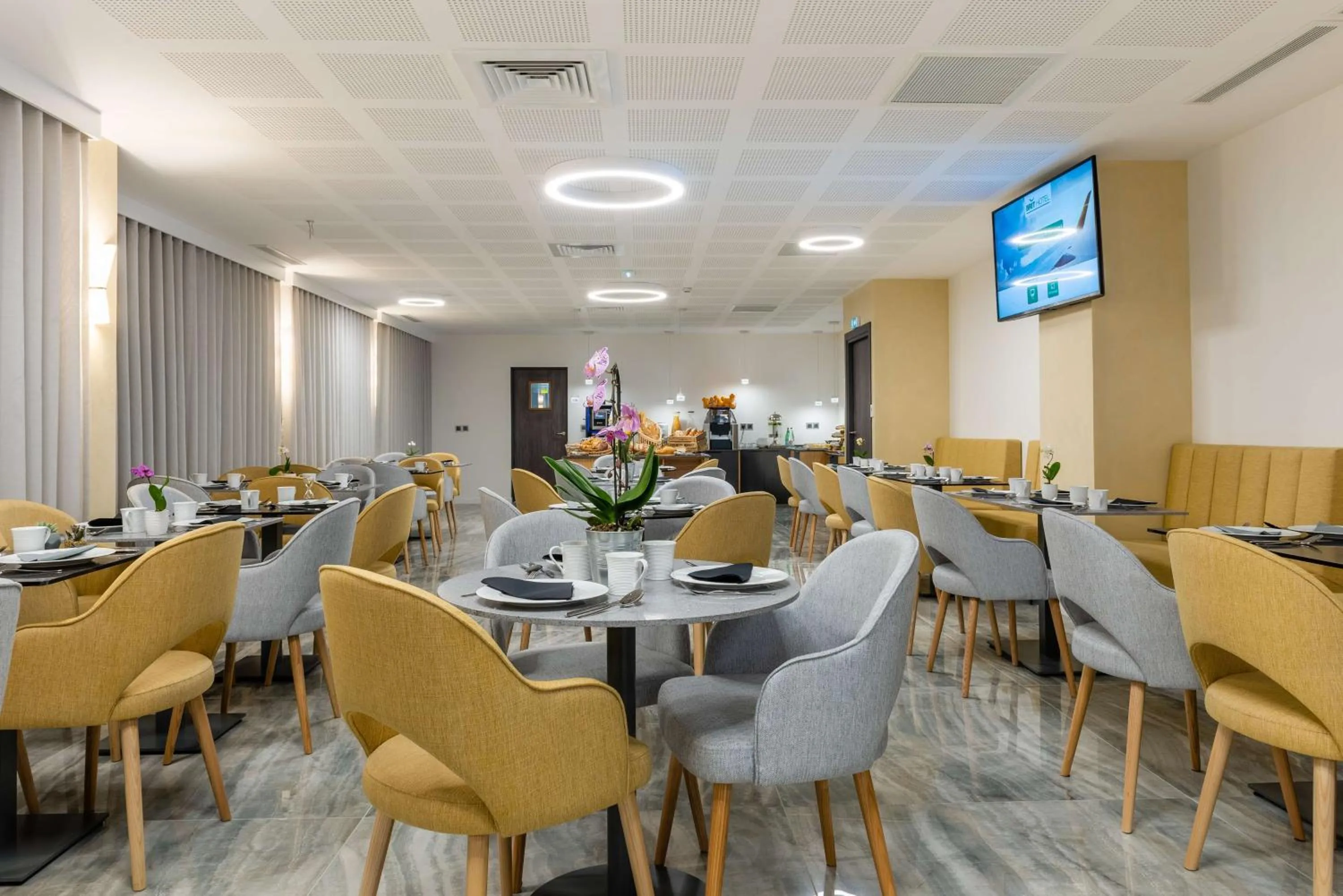 Breakfast in Brit Hotel Paris Orly Rungis