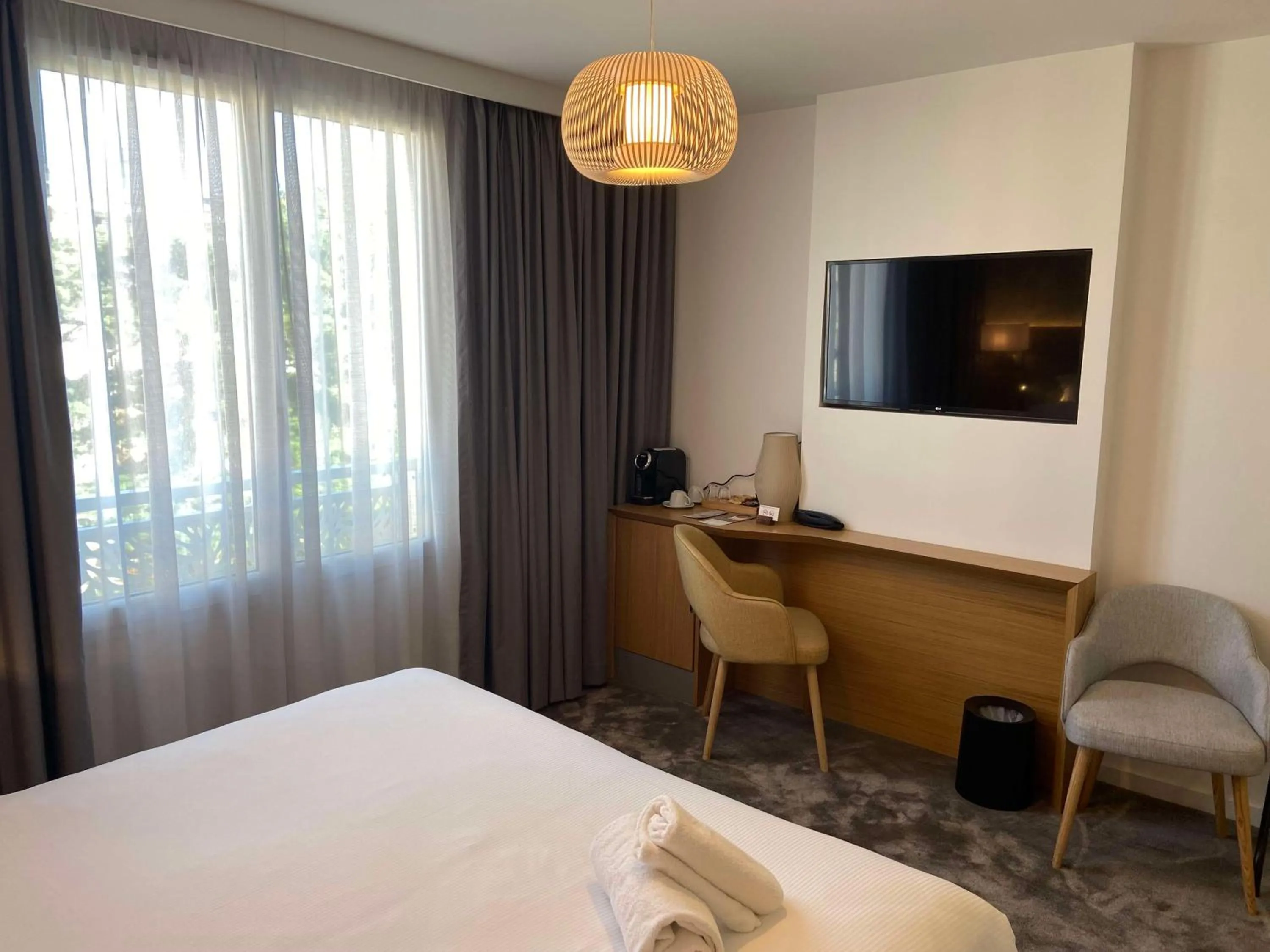 Bedroom, Bed in Brit Hotel Paris Orly Rungis