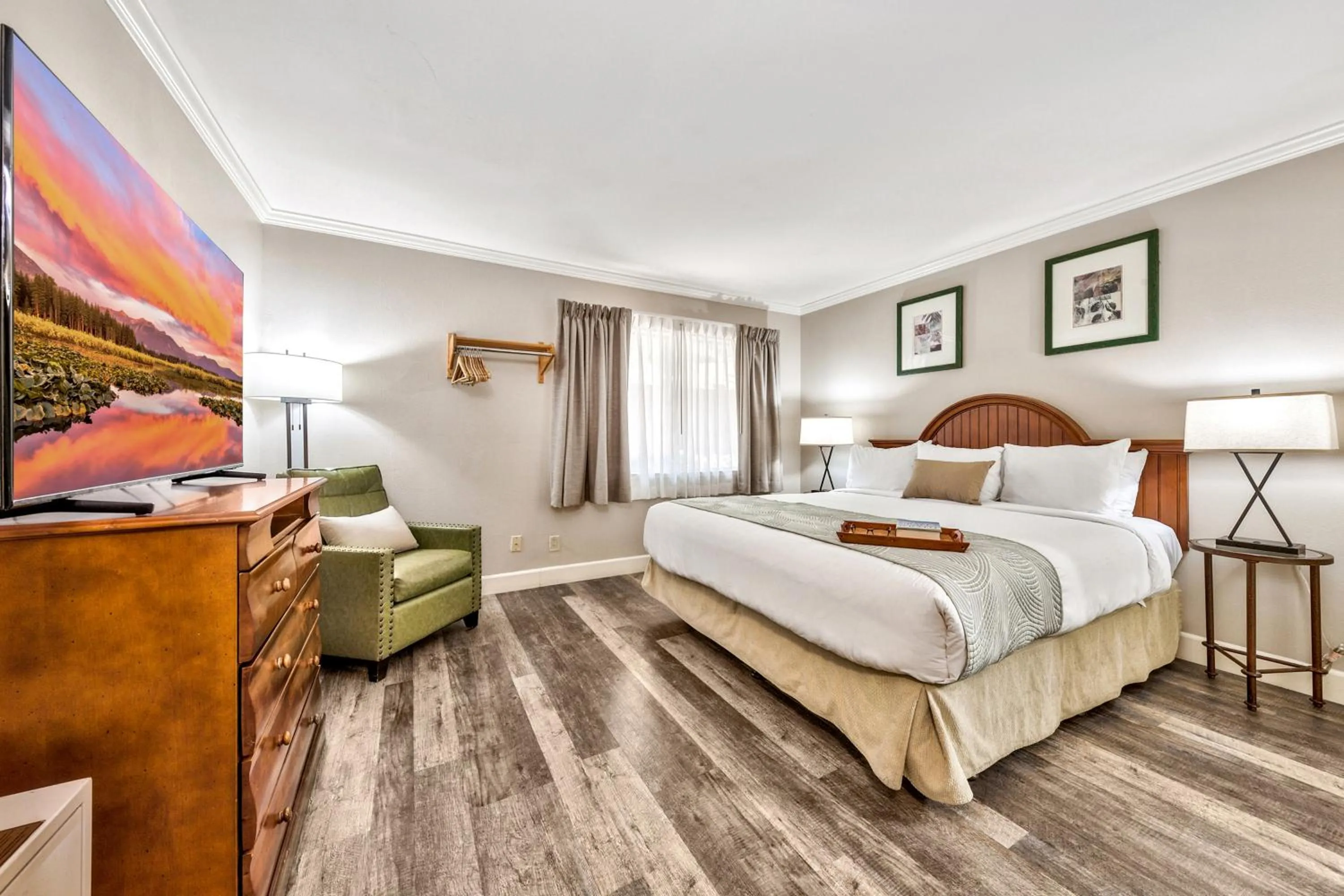 Bed in Forest Suites Resort at the Heavenly Village