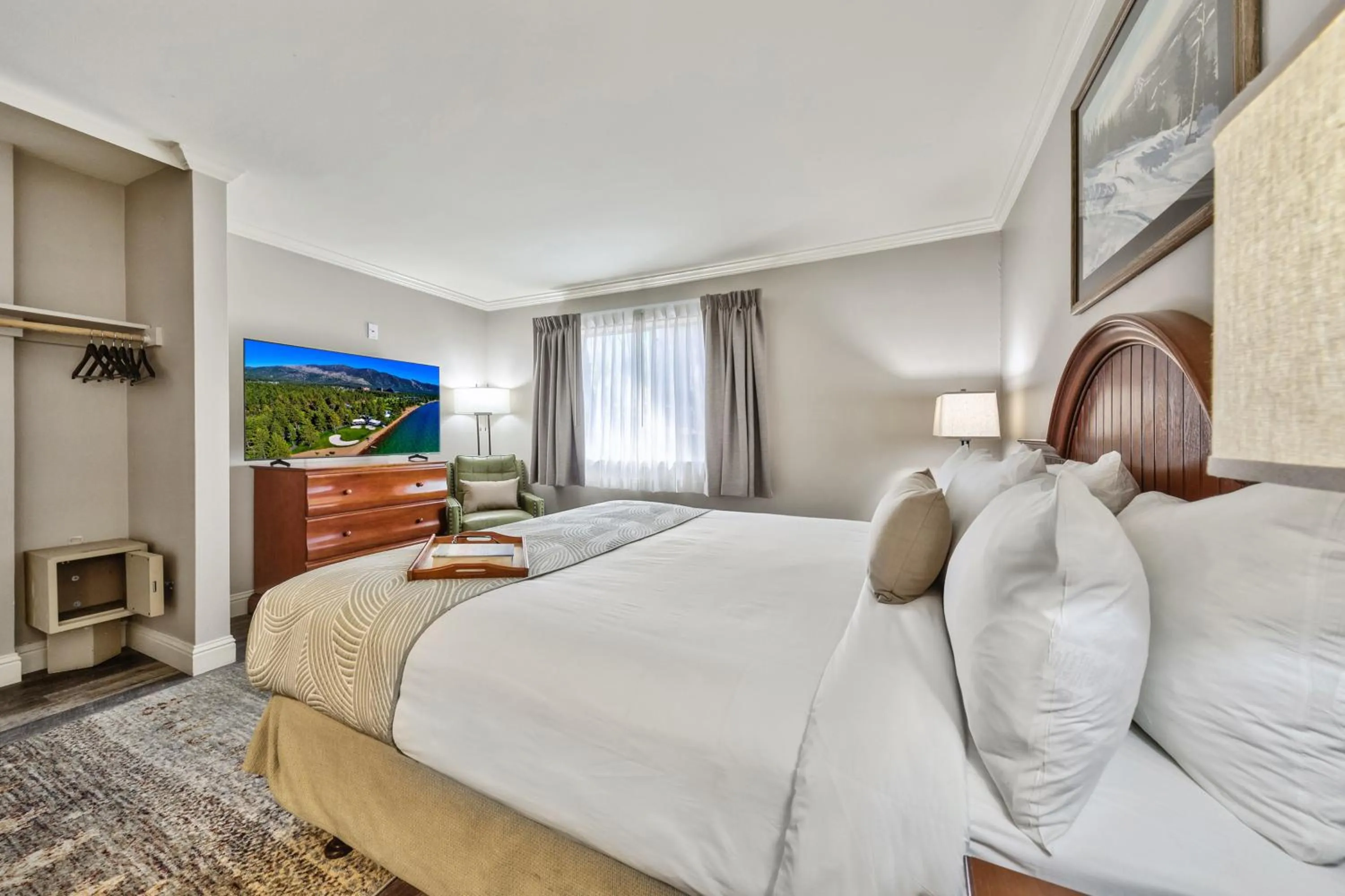 Bed in Forest Suites Resort at the Heavenly Village