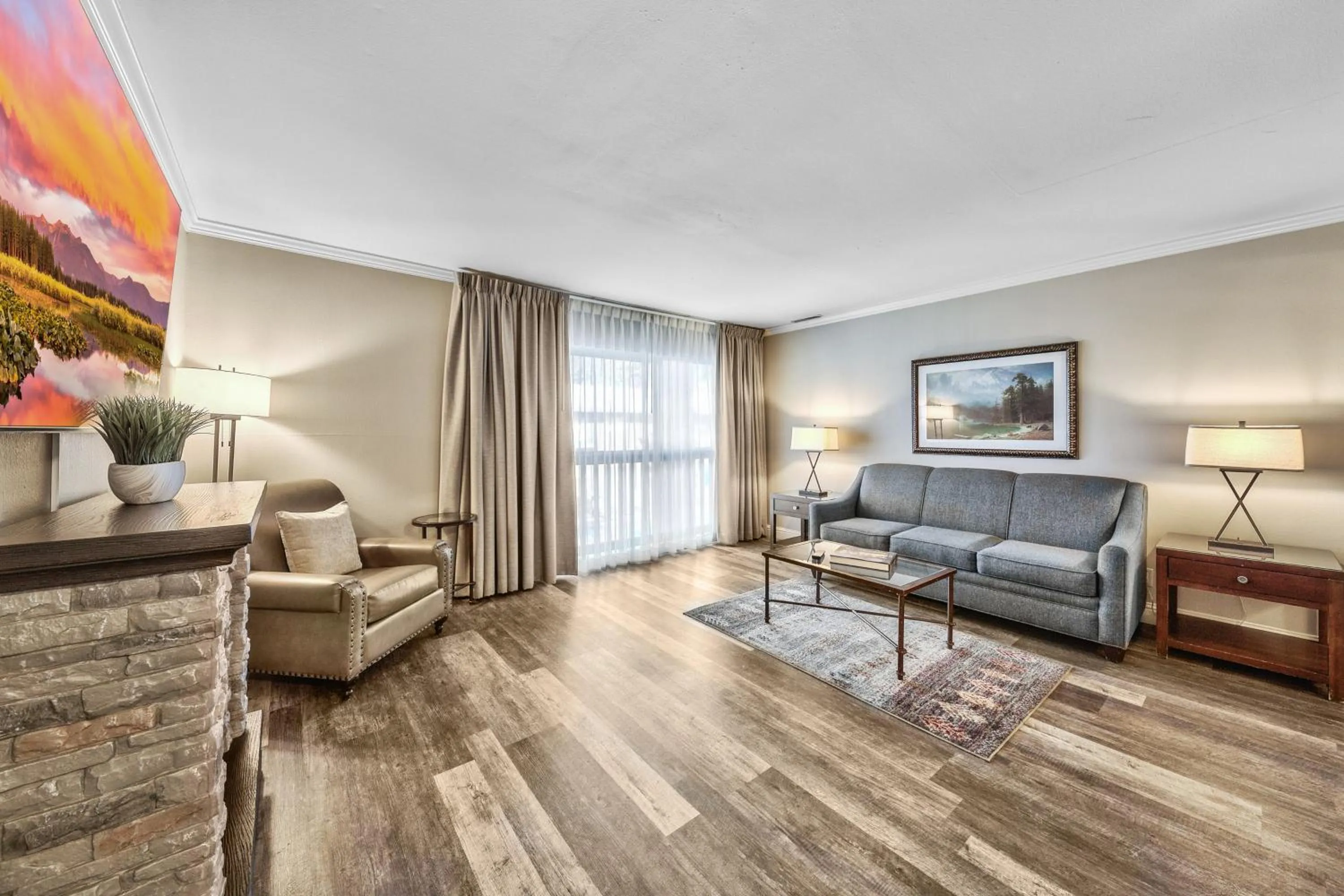 Living room in Forest Suites Resort at the Heavenly Village