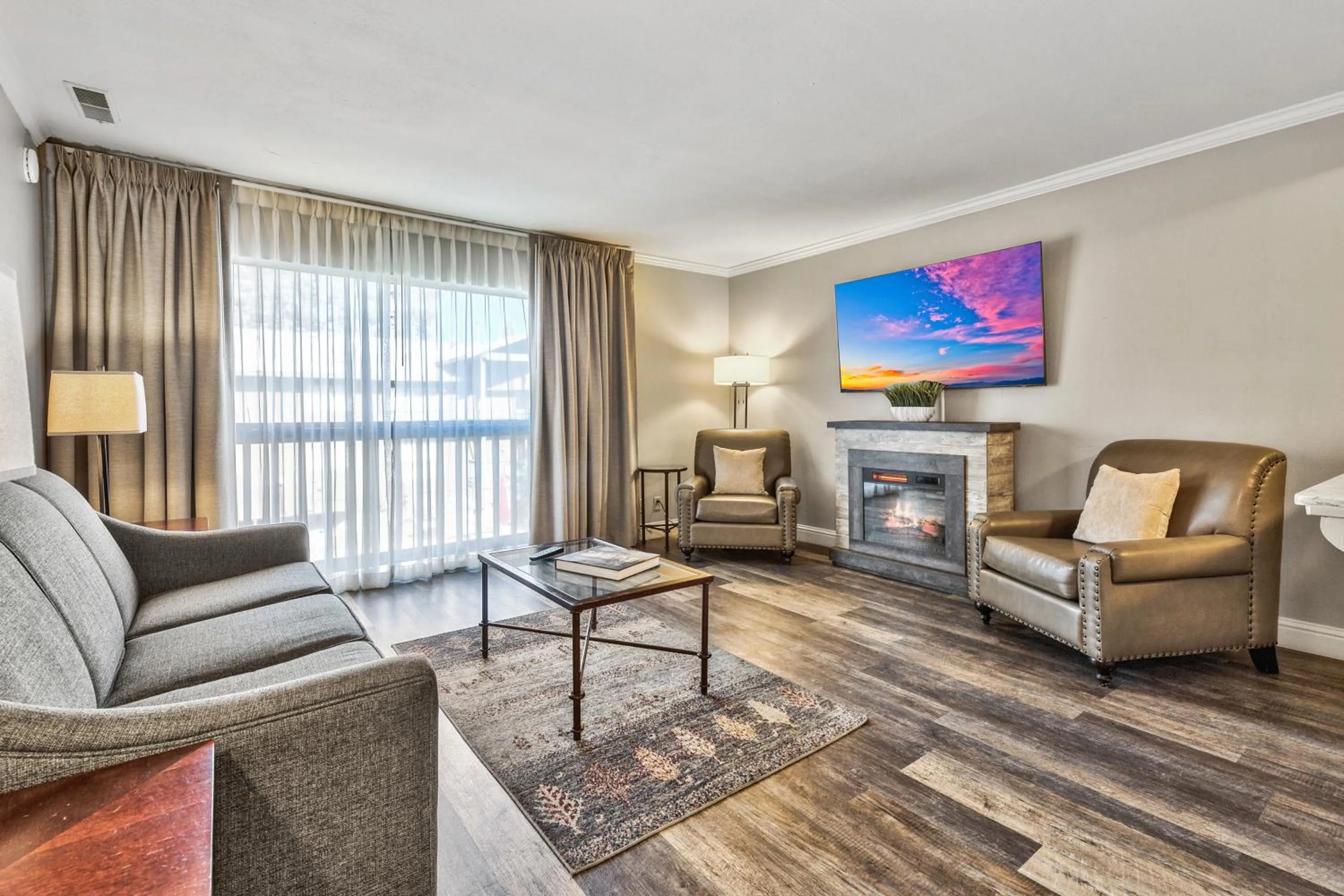 Living room in Forest Suites Resort at the Heavenly Village