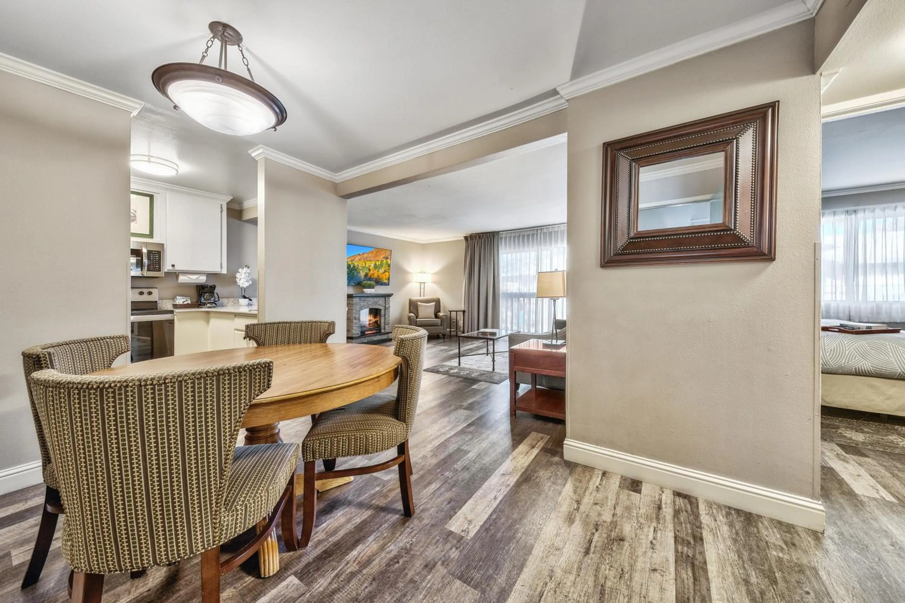 Dining area in Forest Suites Resort at the Heavenly Village