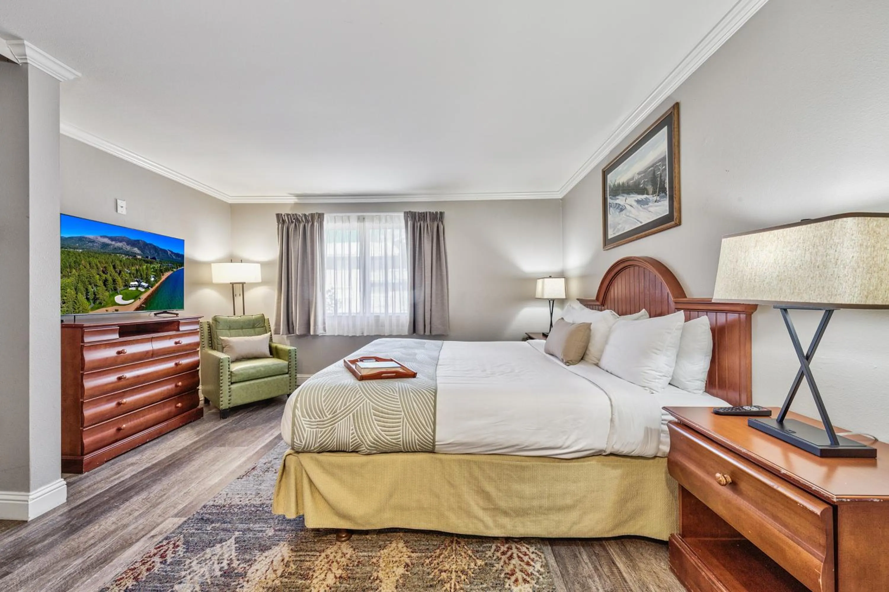 Bedroom, Bed in Forest Suites Resort at the Heavenly Village