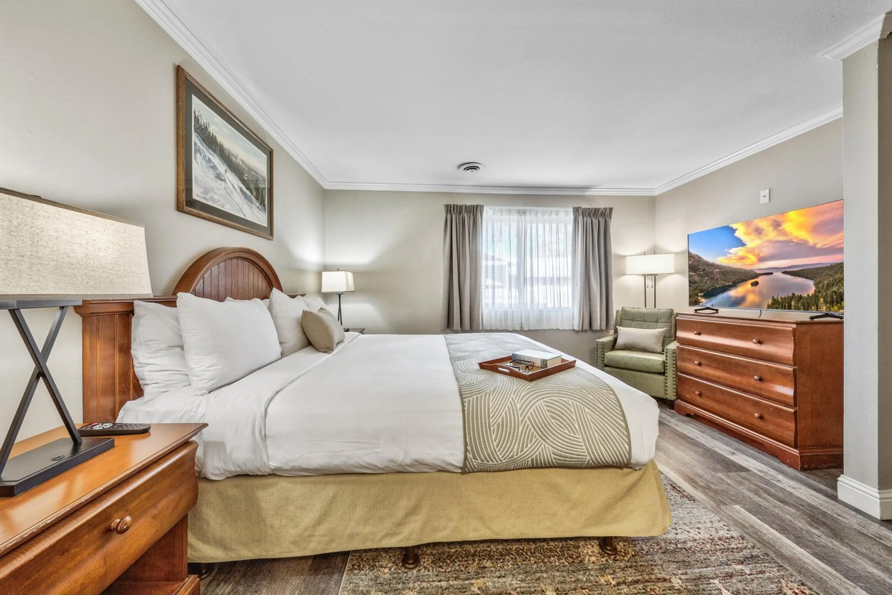 Bed in Forest Suites Resort at the Heavenly Village