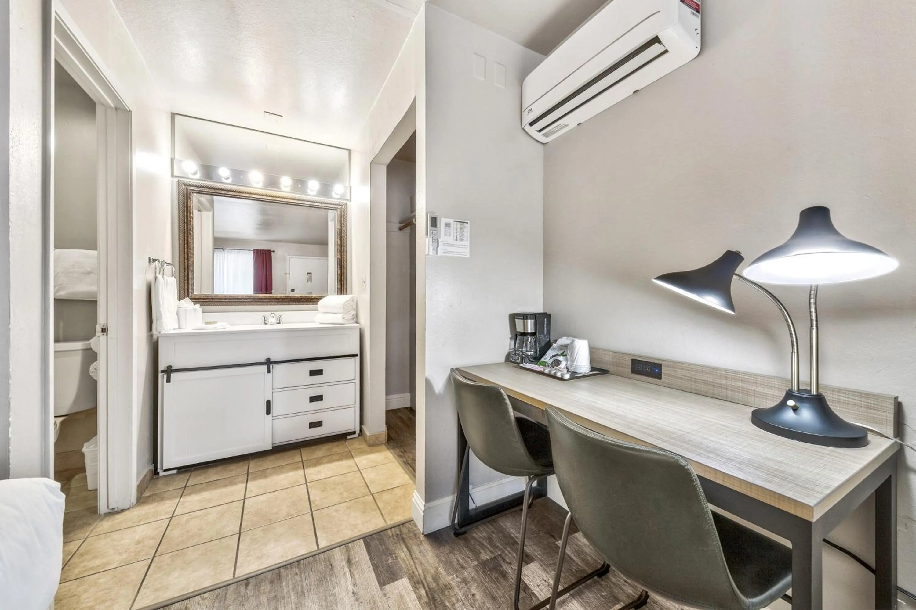 Coffee/tea facilities in Forest Suites Resort at the Heavenly Village