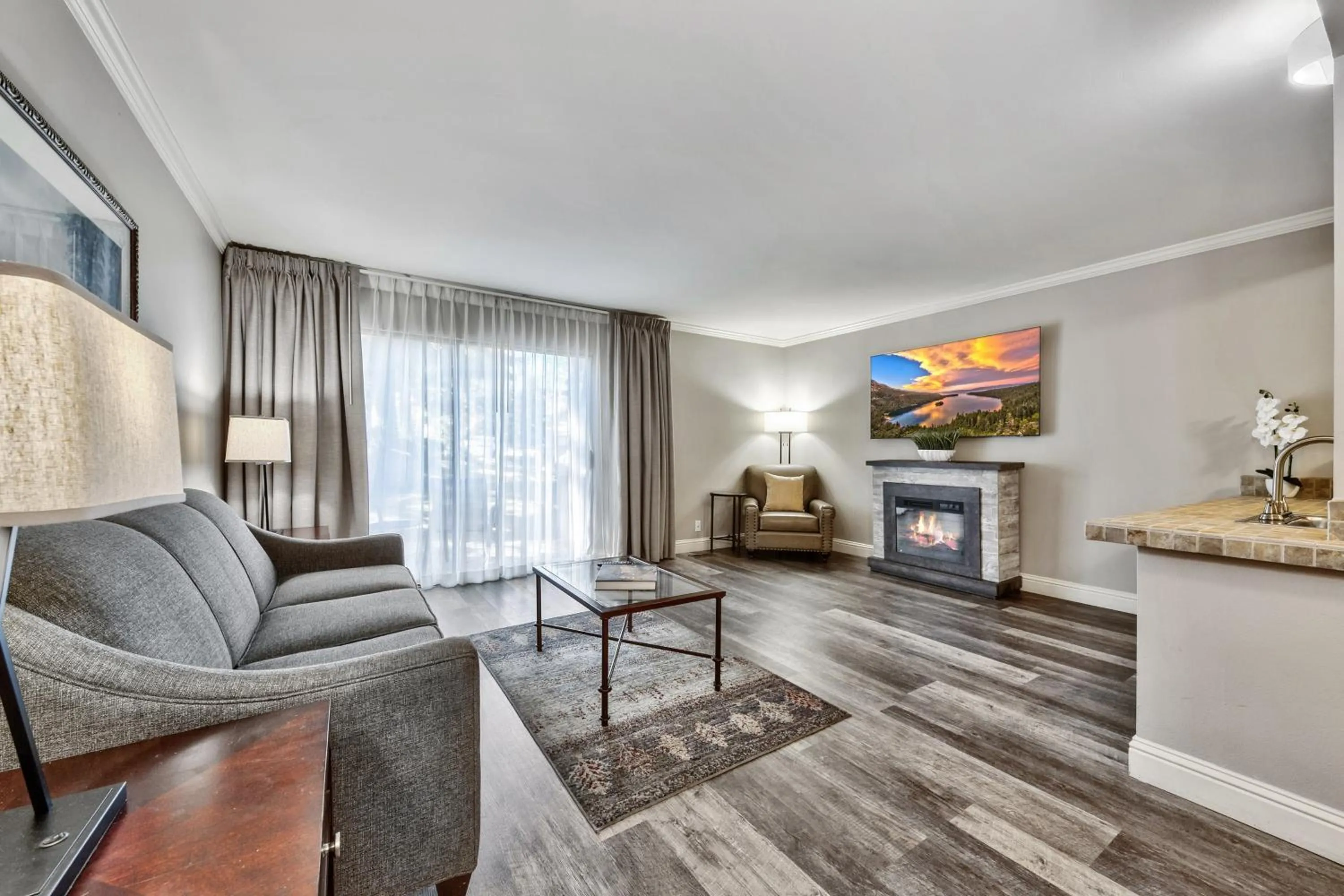 Living room in Forest Suites Resort at the Heavenly Village