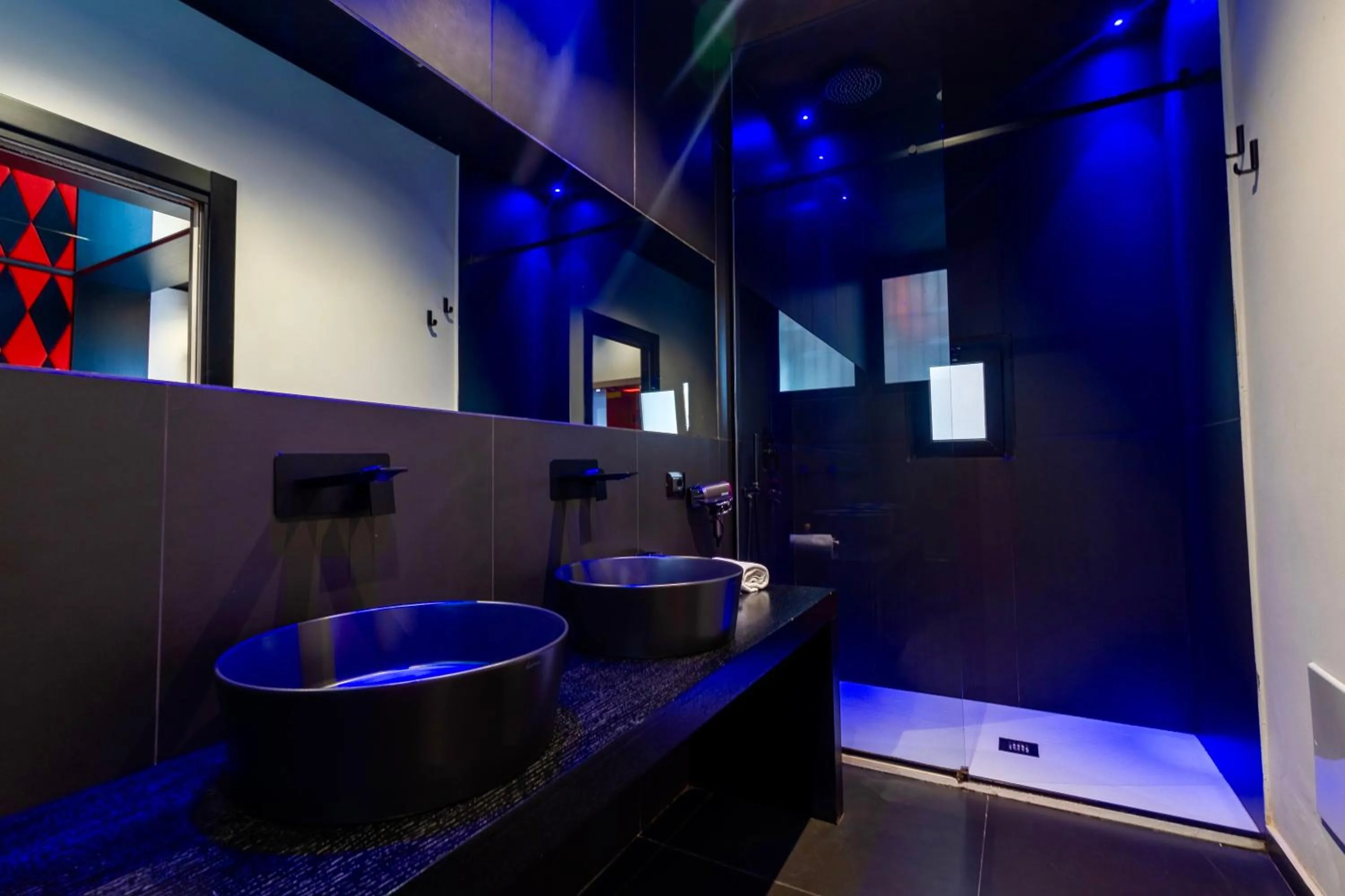 Maximum hub suite&spa