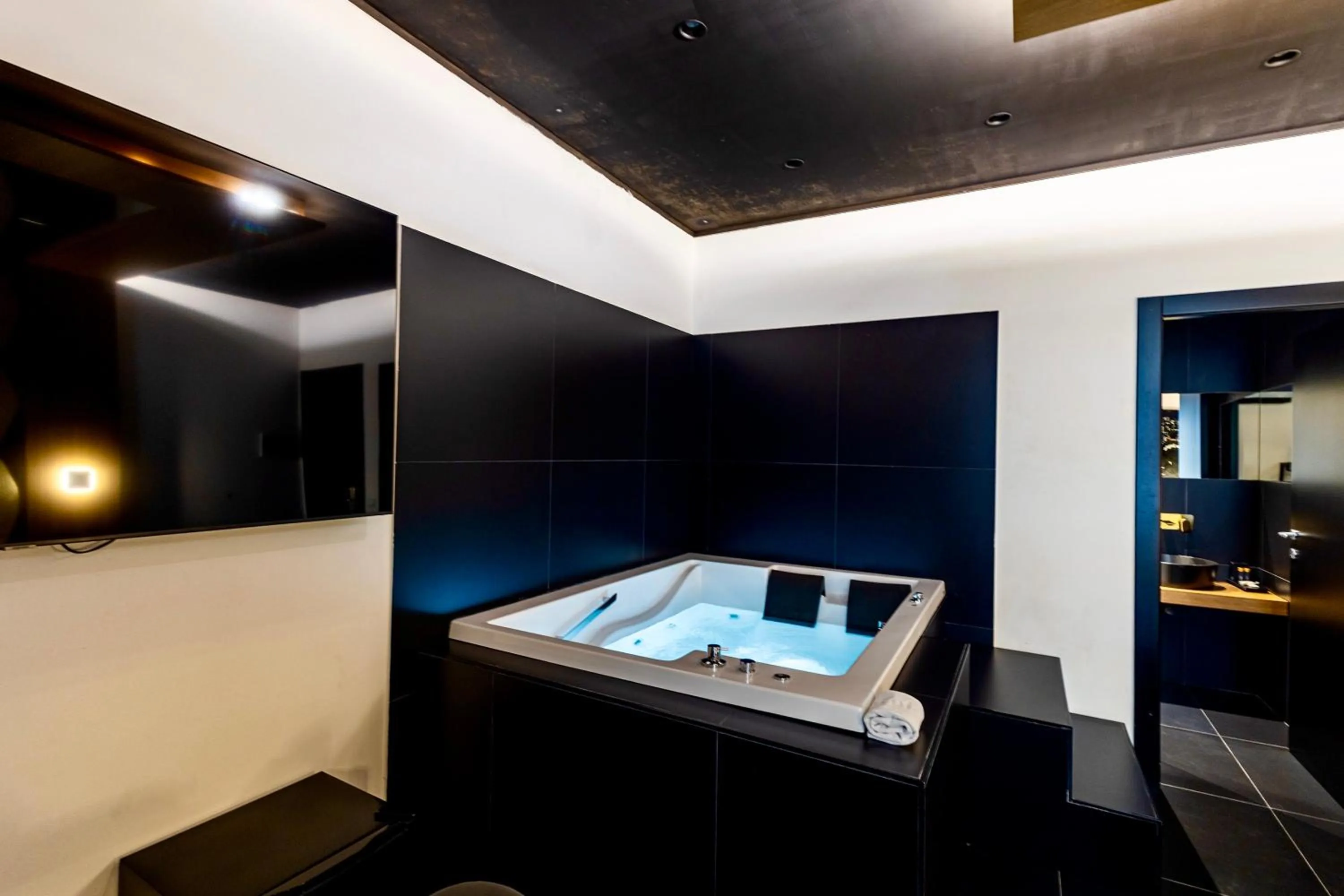 Maximum hub suite&spa