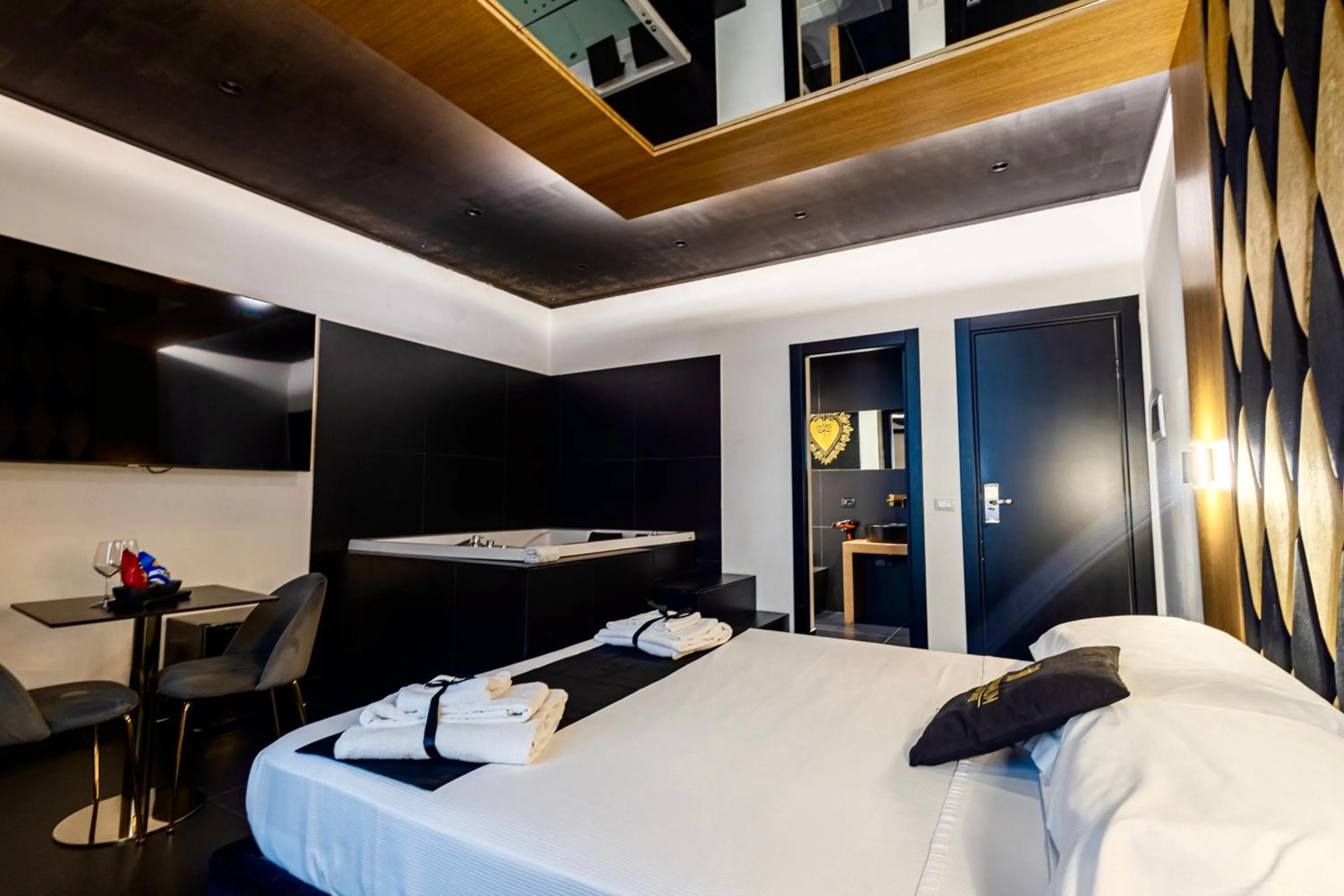 Bed in Maximum hub suite&spa