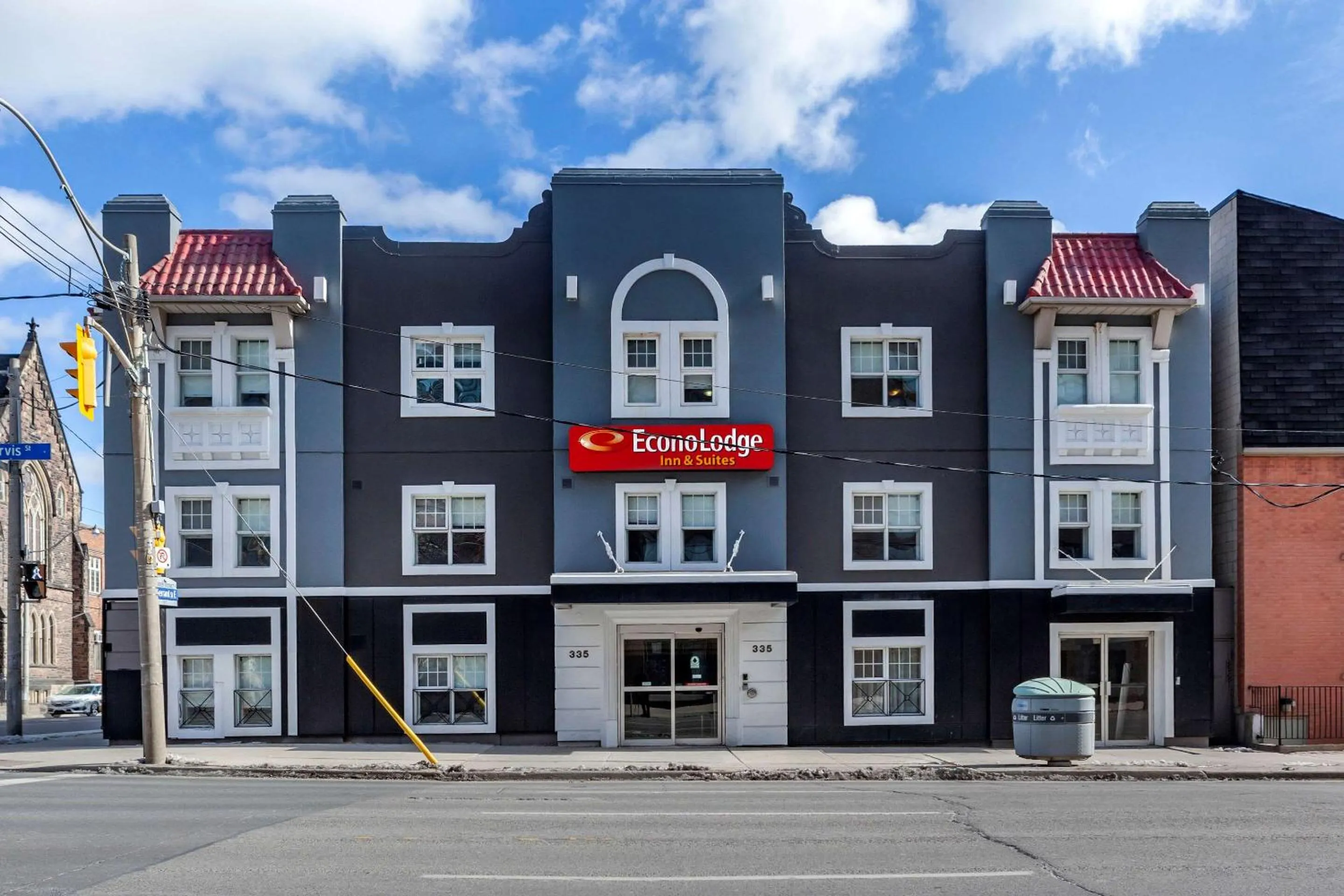 Property building in Econo Lodge Inn & Suites Downtown