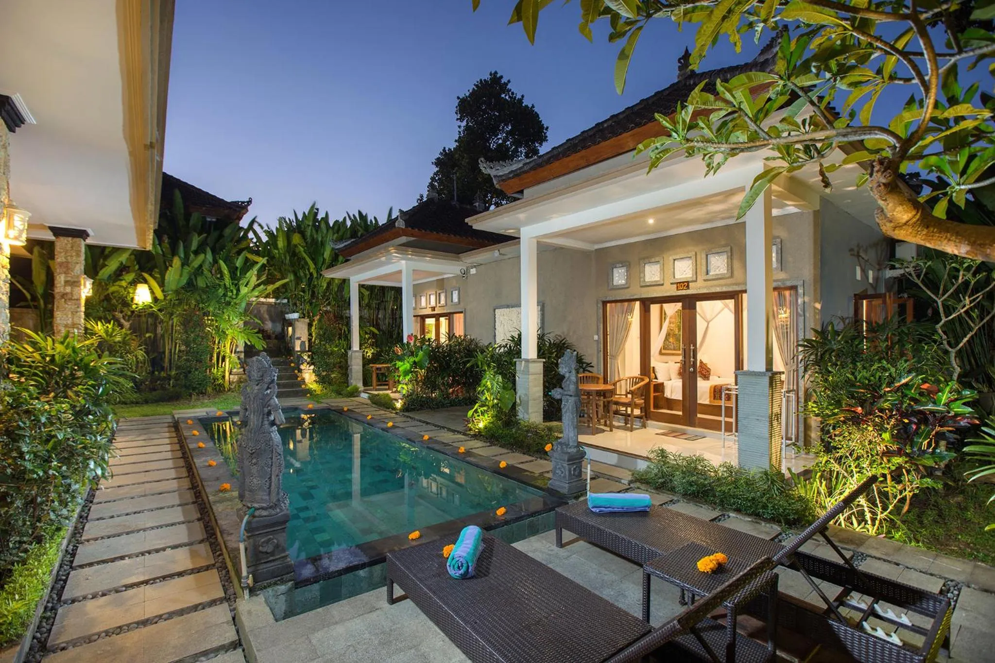 Property building in Pundi Kaya