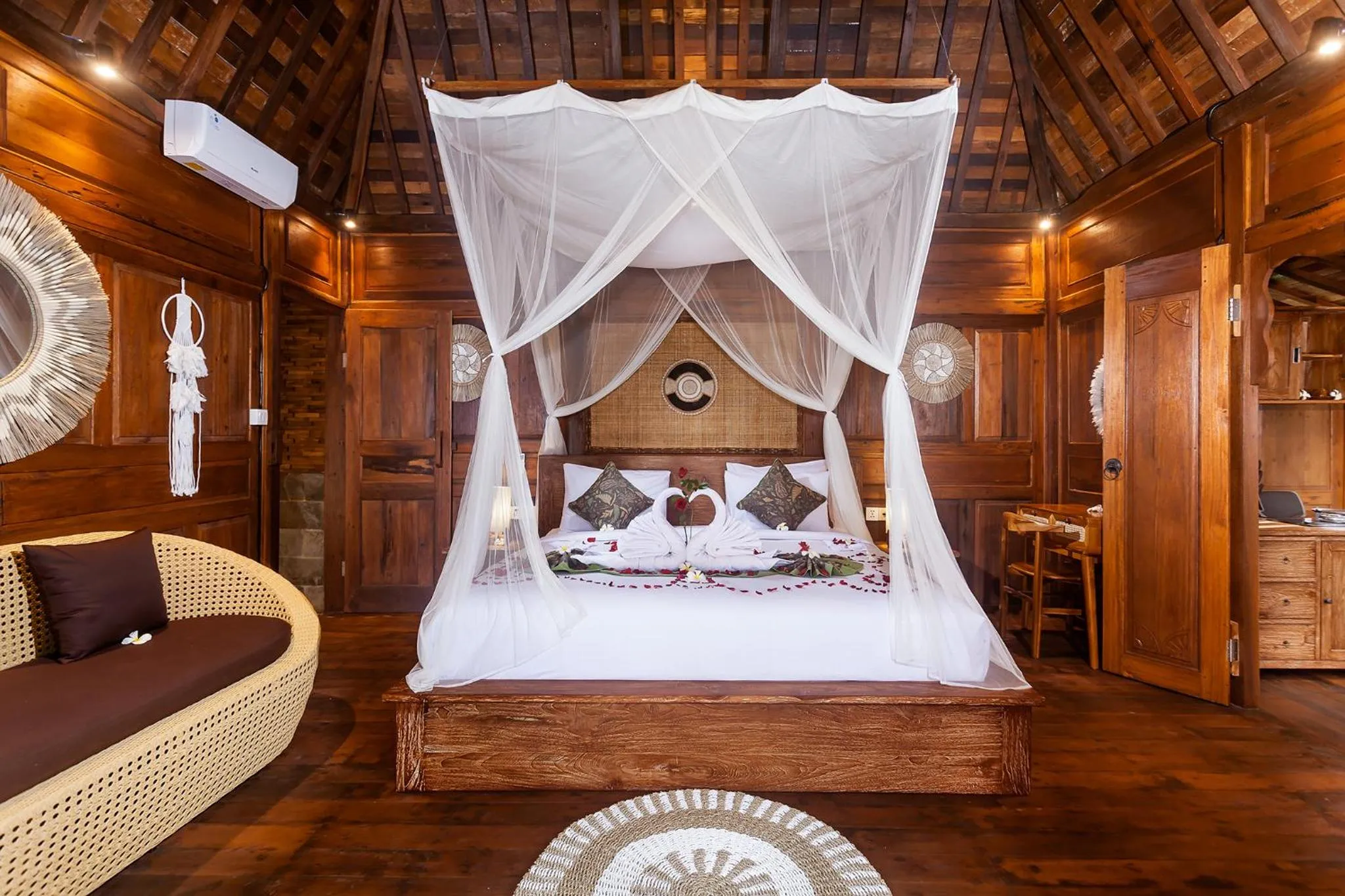 Bedroom, Bed in Pundi Kaya