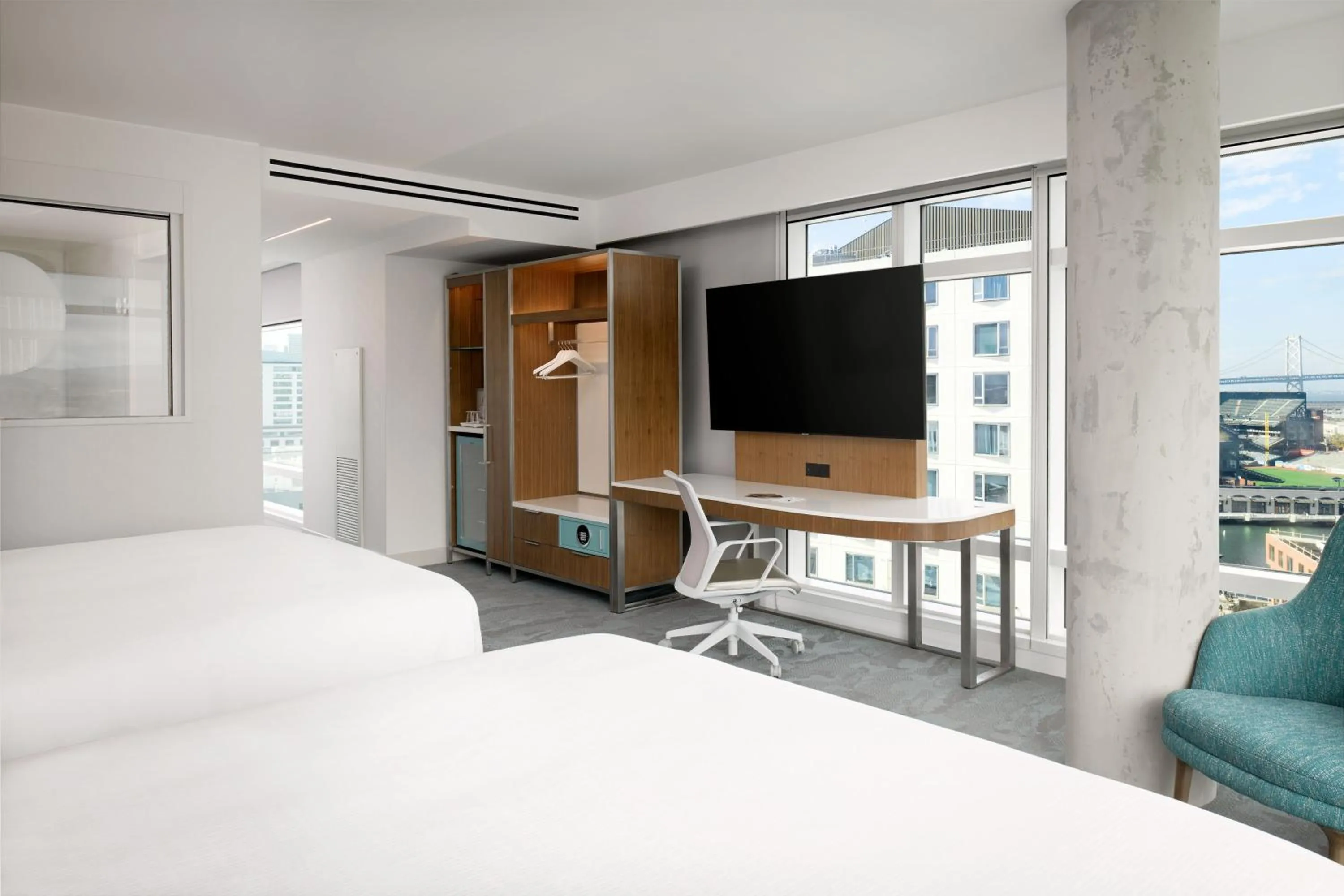 Photo of the whole room, Bed in LUMA Hotel San Francisco