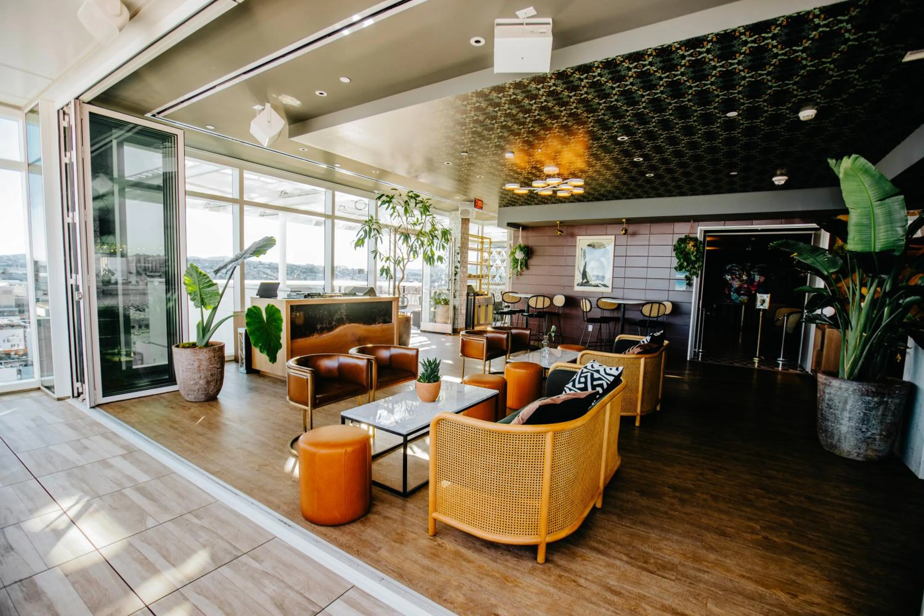 Restaurant/places to eat in LUMA Hotel San Francisco