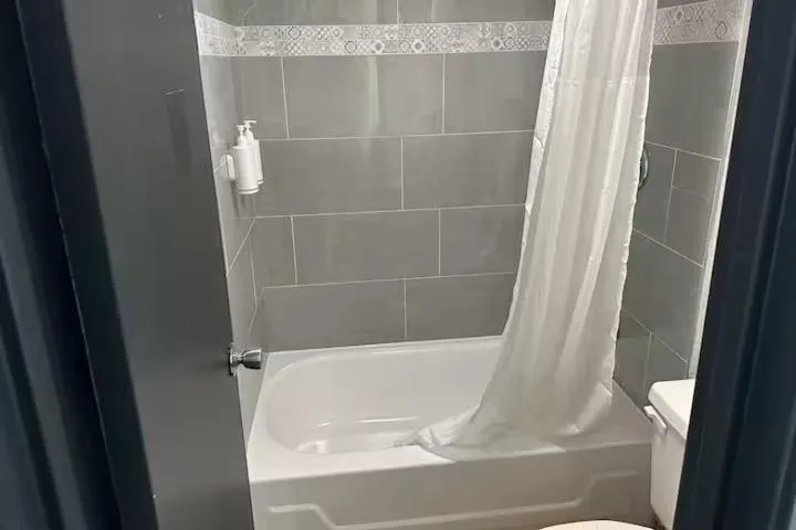 Bathroom in Days Inn by Wyndham Columbus Worthington