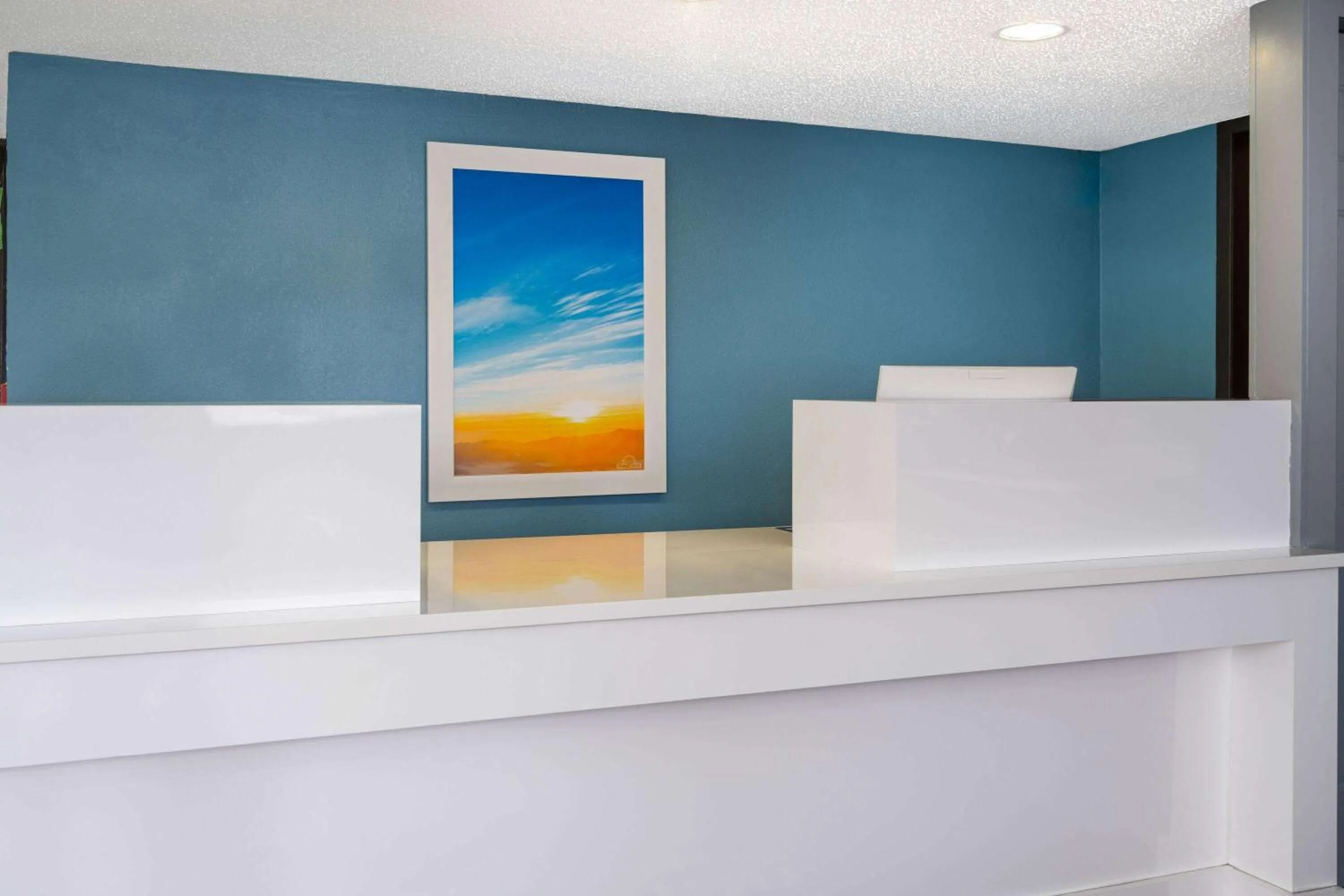 Lobby or reception in Days Inn by Wyndham Columbus Worthington