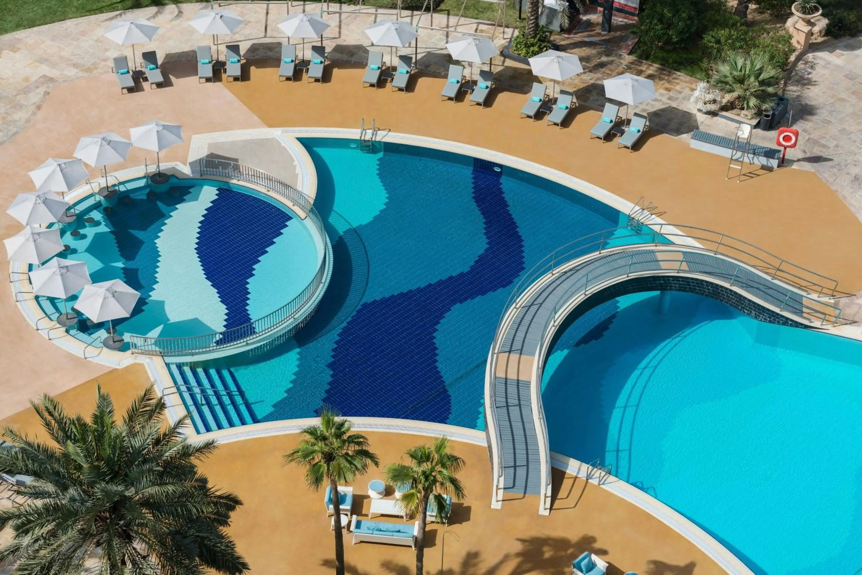Swimming pool in Le Royal Meridien Beach Resort & Spa Dubai