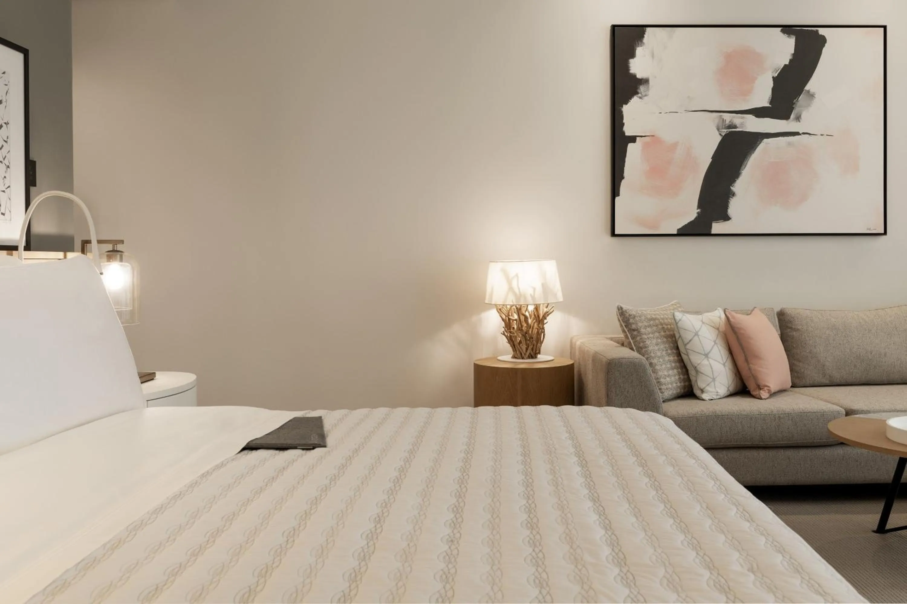 Photo of the whole room, Bed in Le Royal Meridien Beach Resort & Spa Dubai