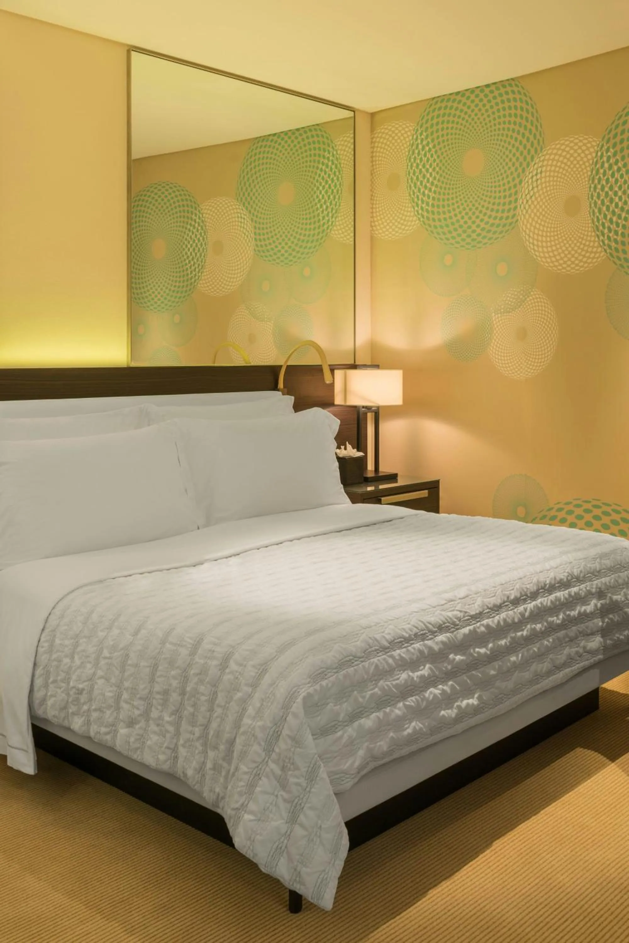 Photo of the whole room, Bed in Le Royal Meridien Beach Resort & Spa Dubai