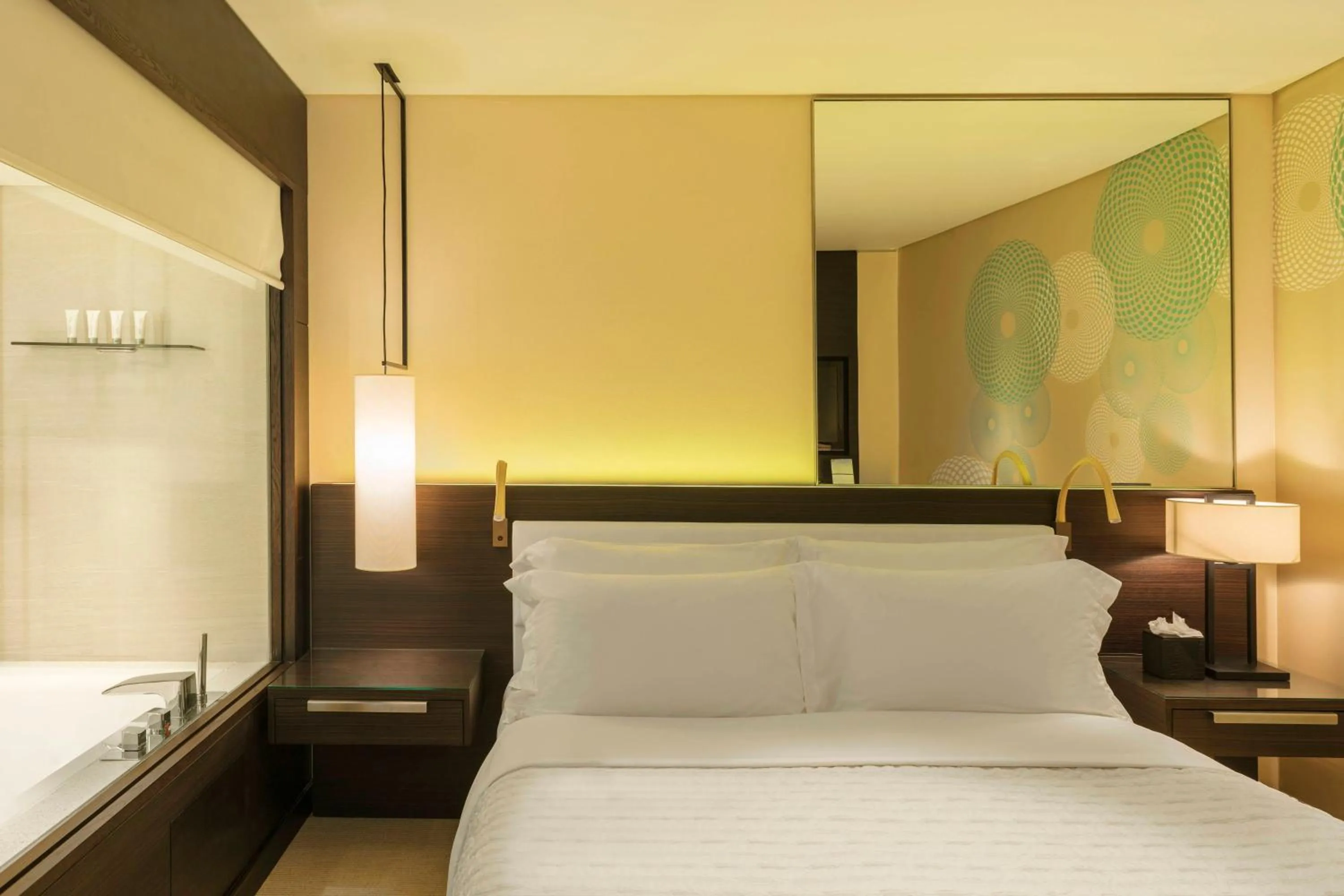 Bedroom, Bed in Le Royal Meridien Beach Resort & Spa Dubai