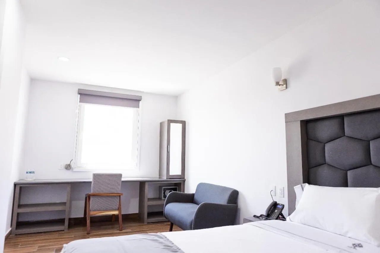 Bed in Hotel Bugari Aeropuerto Guadalajara