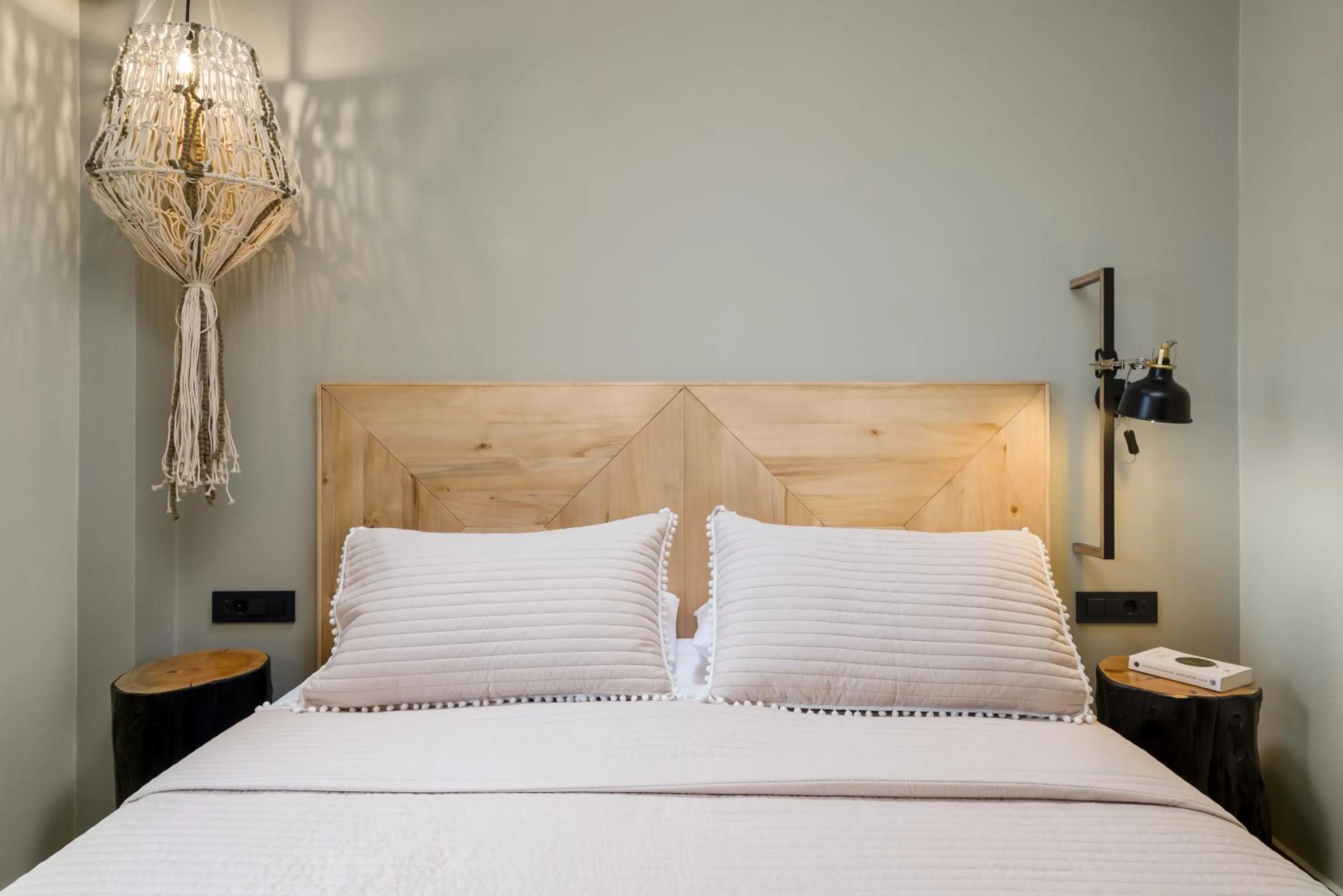 Bed in Oasis Apartments