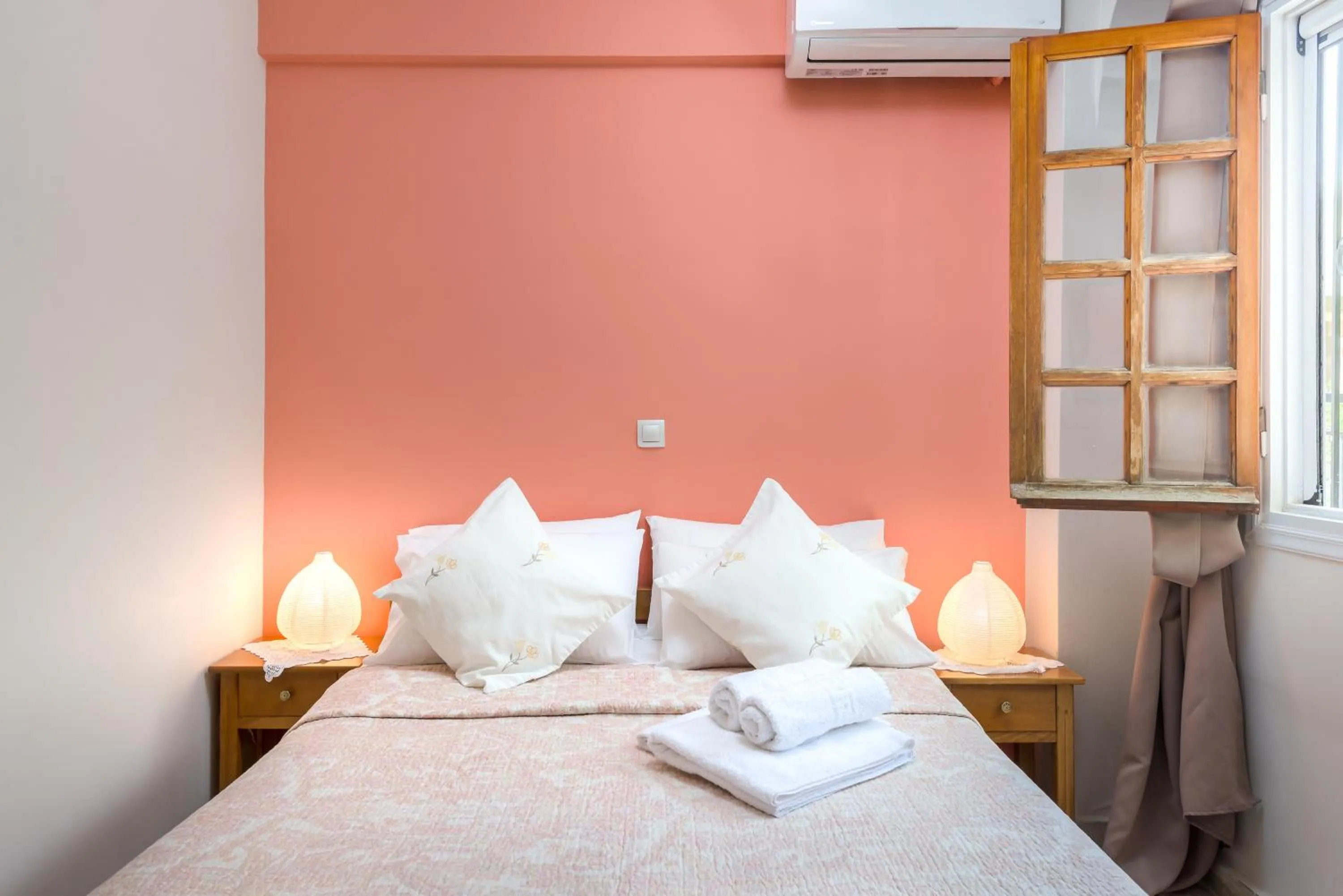 Bed in Oasis Apartments