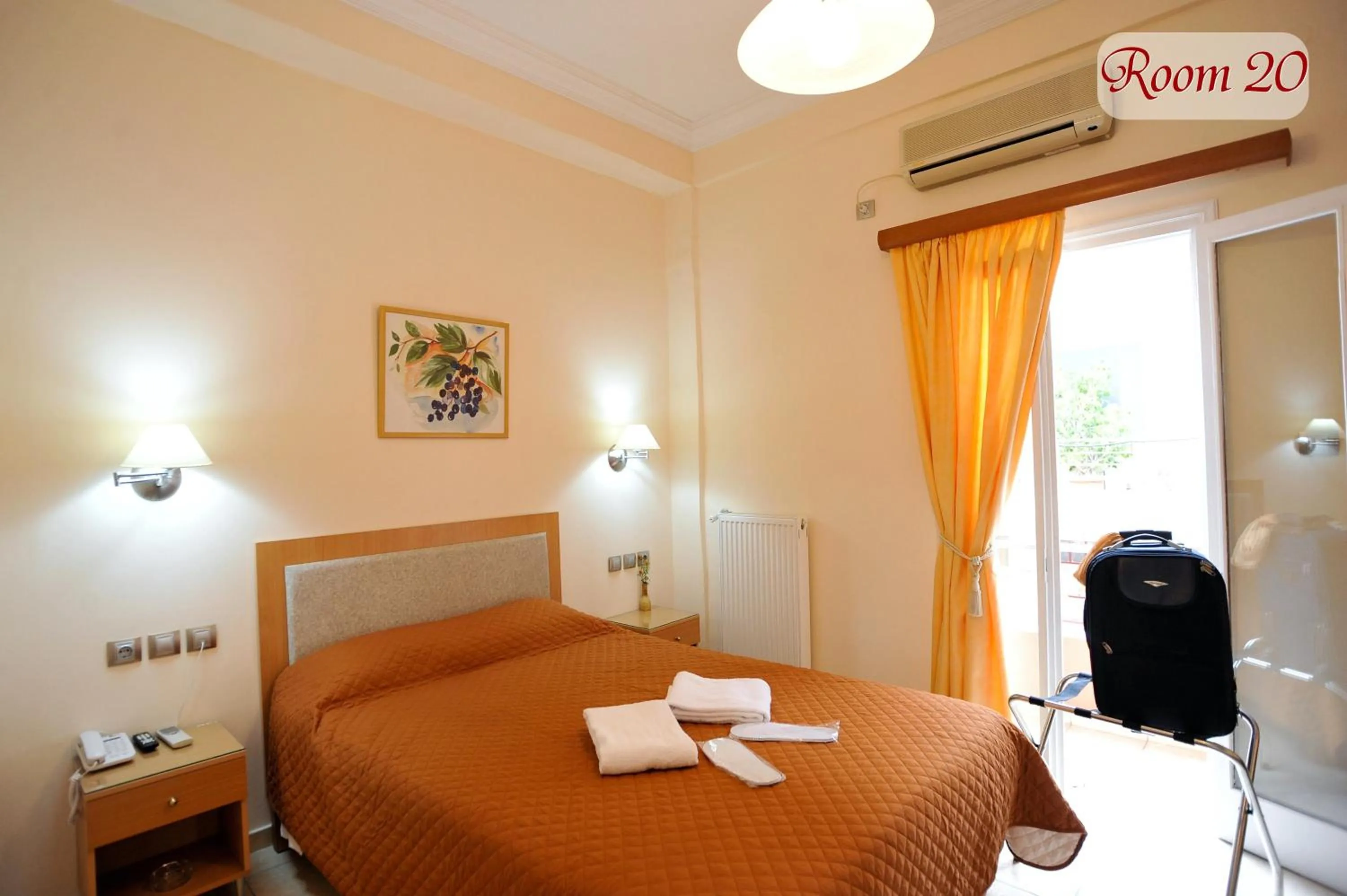 Photo of the whole room, Bed in Apollon Hotel