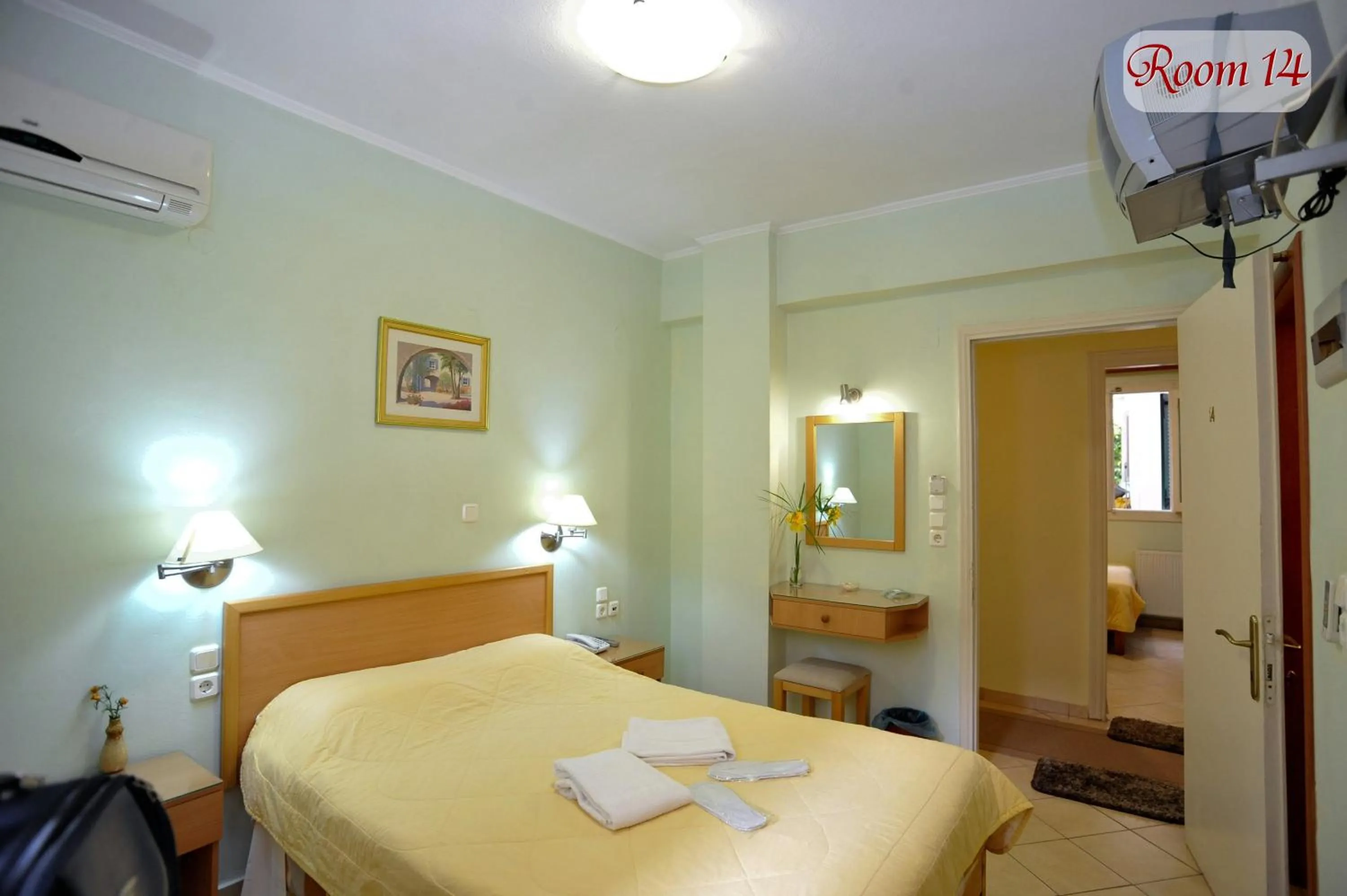 Photo of the whole room, Bed in Apollon Hotel