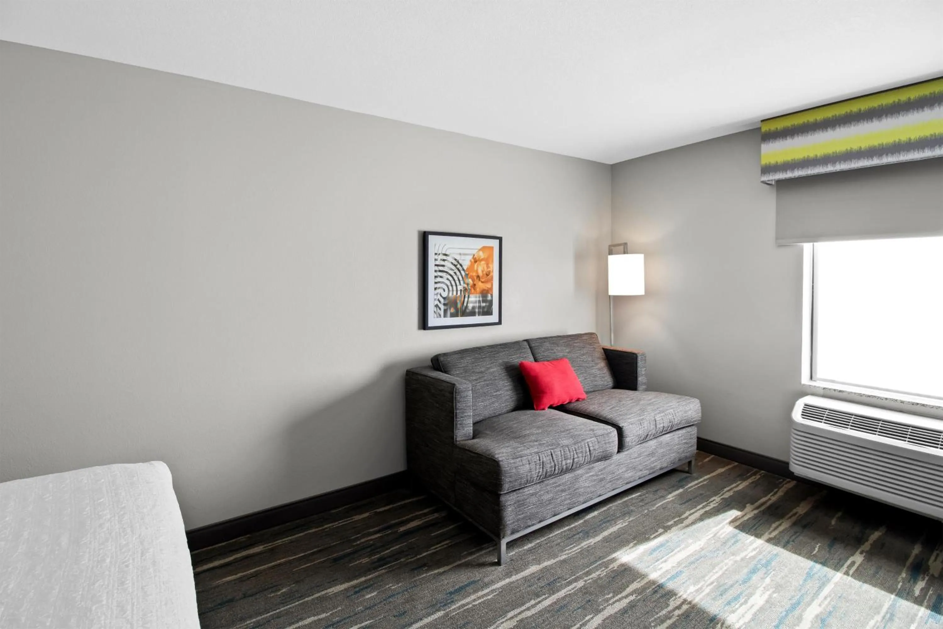Living room, Bed in Hampton Inn Middletown