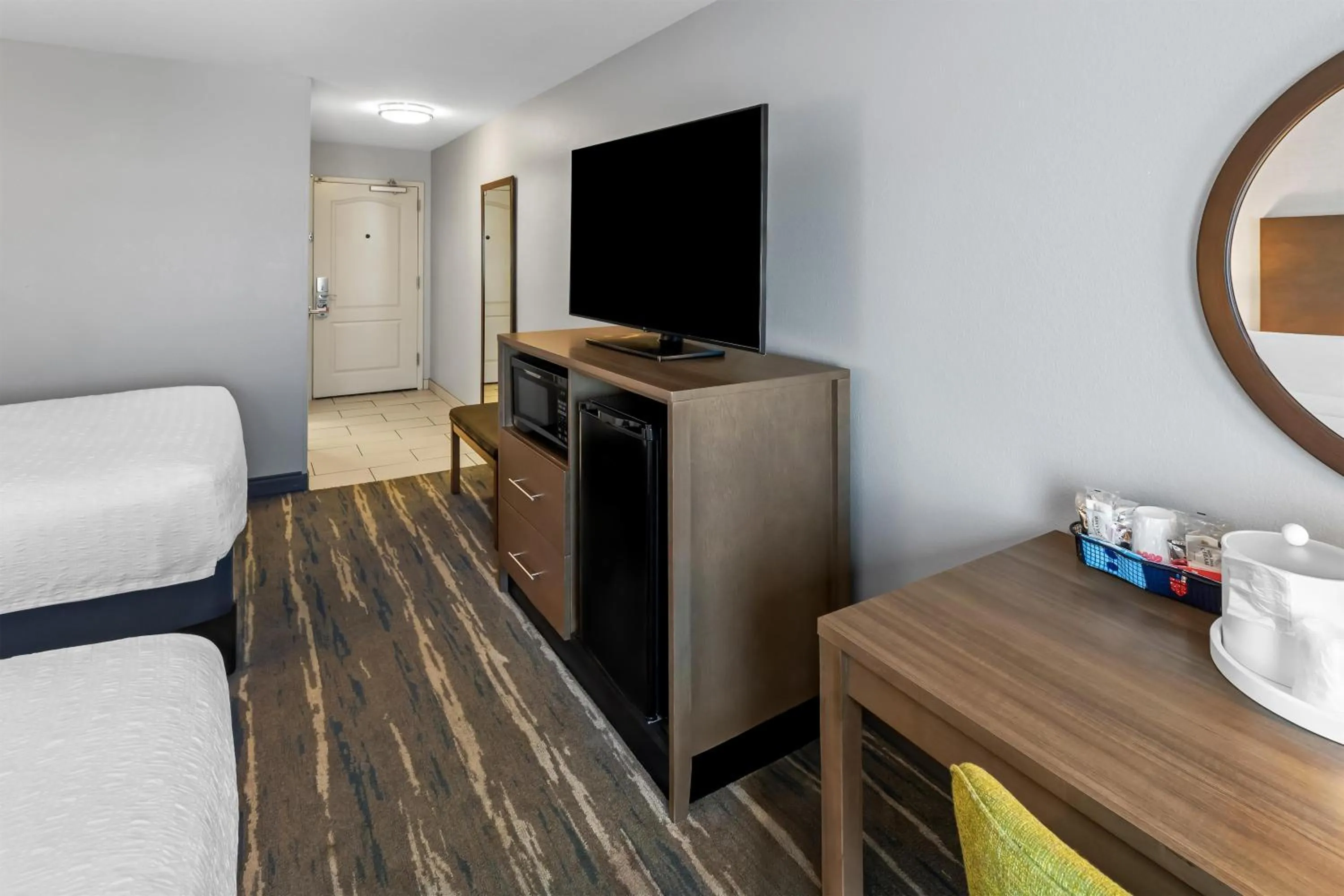 Bed in Hampton Inn Middletown