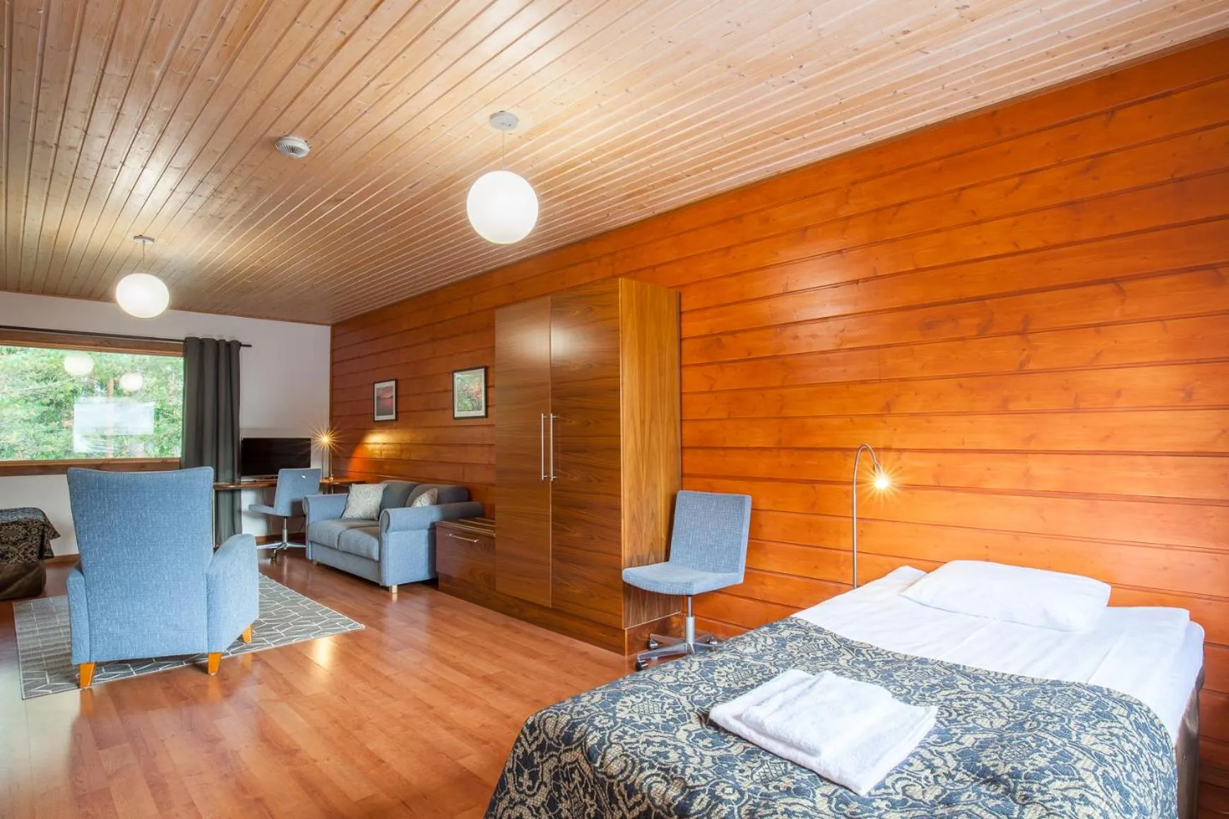 Photo of the whole room, Bed in Poukama