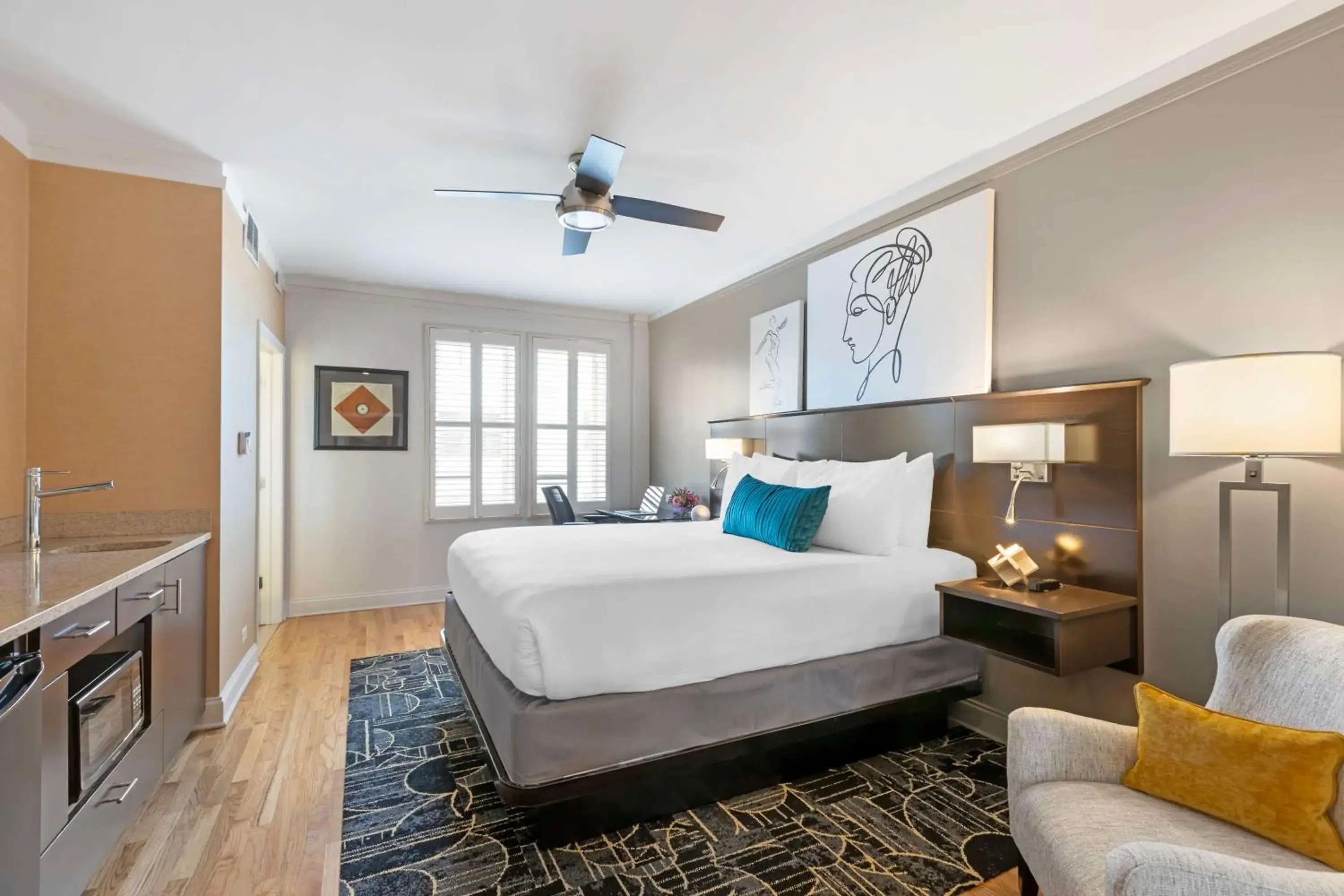 King Room with Street View - single occupancy - Non-Smoking in Best Western Plus Hawthorne Terrace Hotel King Room with Street View - single occupancy - Non-Smoking in Best Western Plus Hawthorne Terrace Hotel