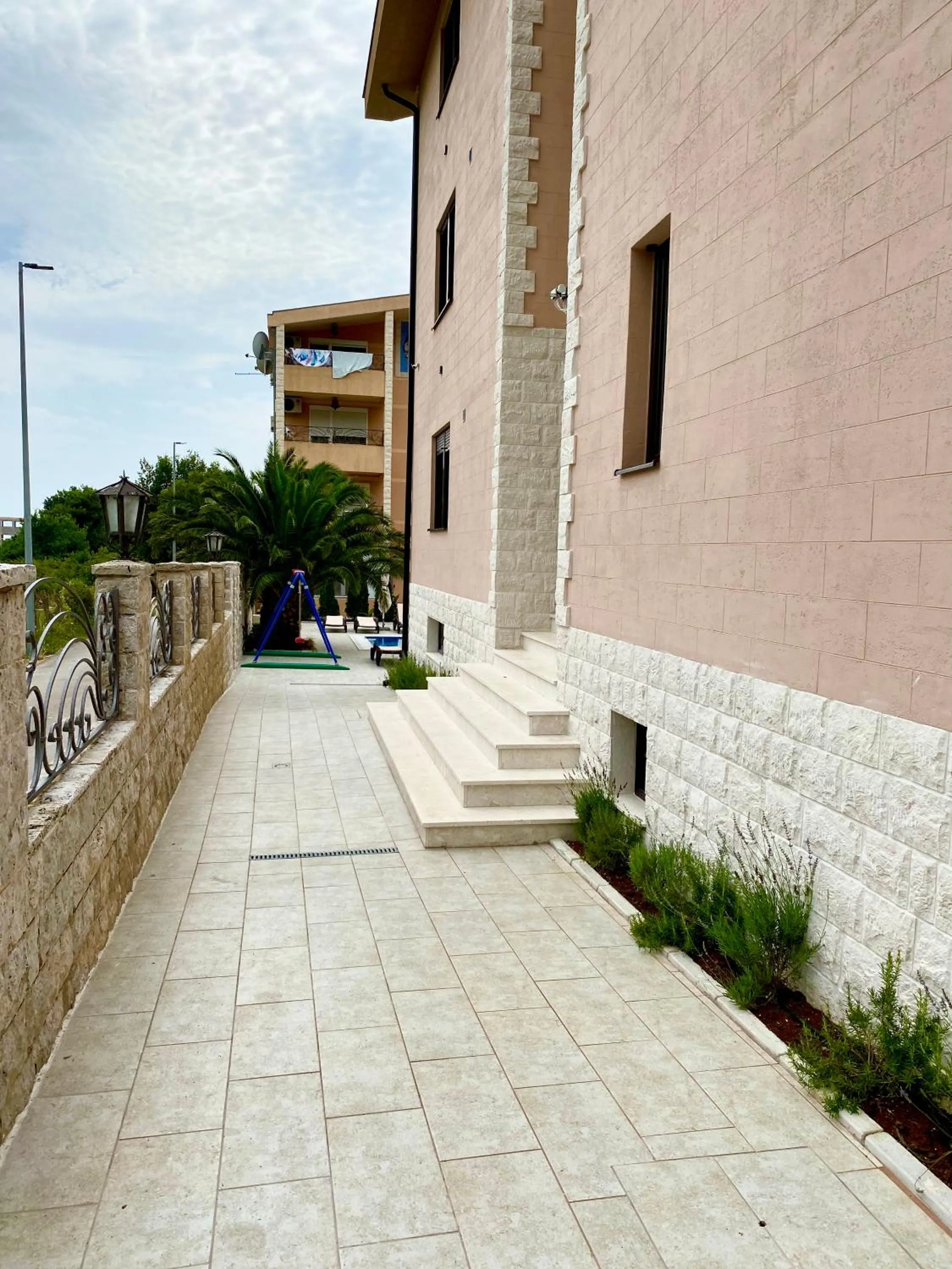 Property building in Villa Dolphin Apartments
