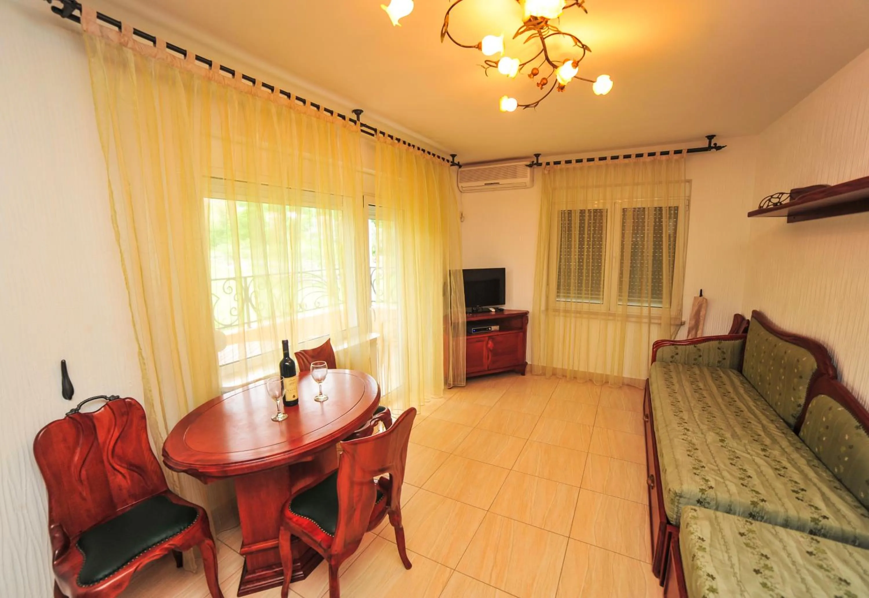 Seating area in Villa Dolphin Apartments